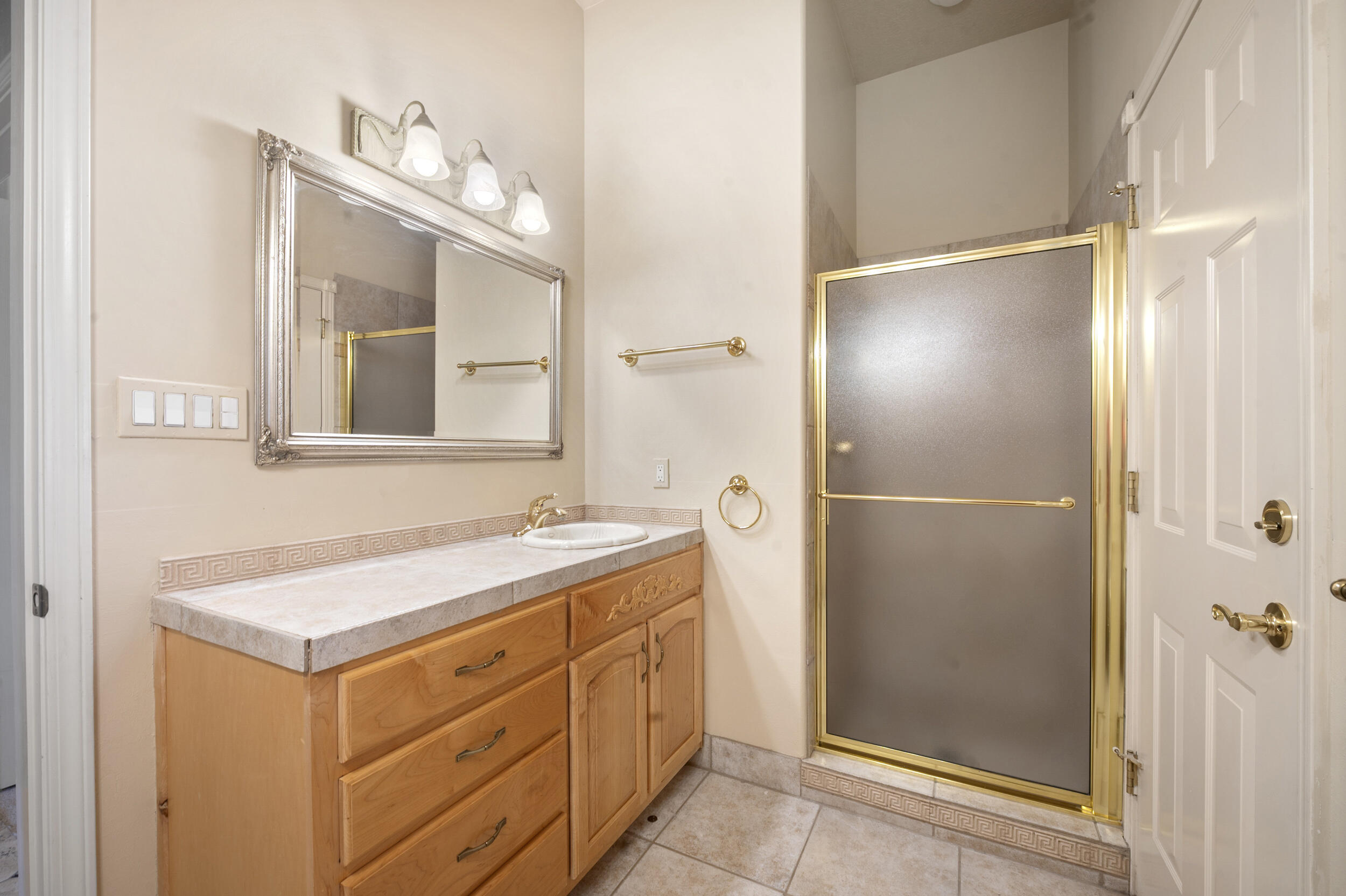 7301 Venice Avenue NE