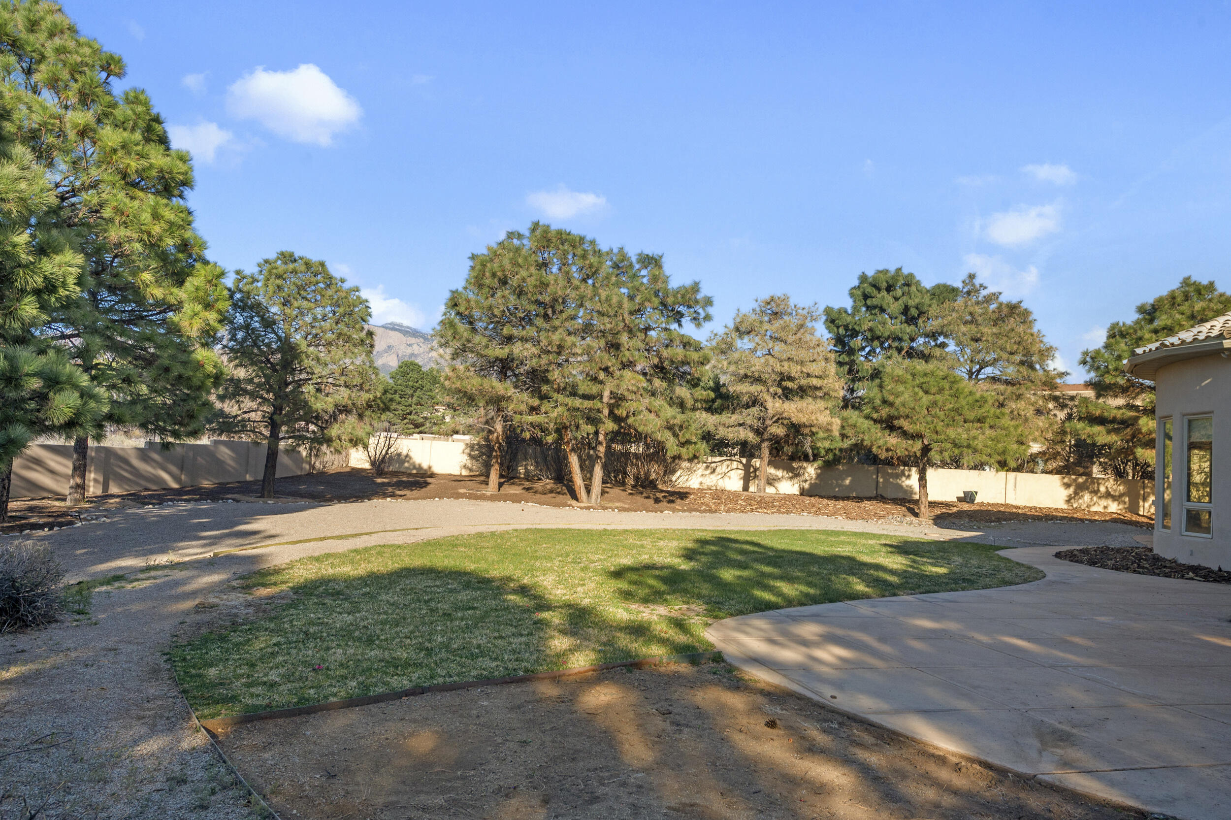 7301 Venice Avenue NE