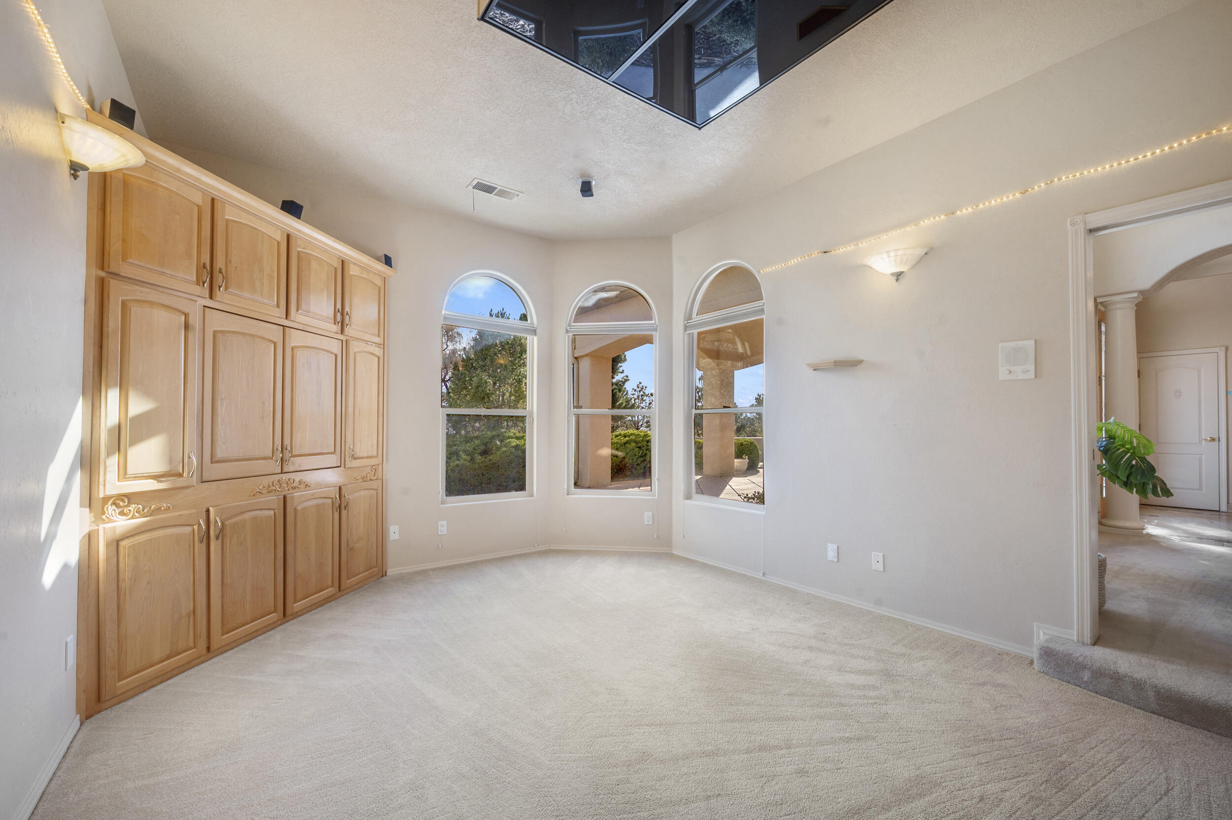 7301 Venice Avenue NE