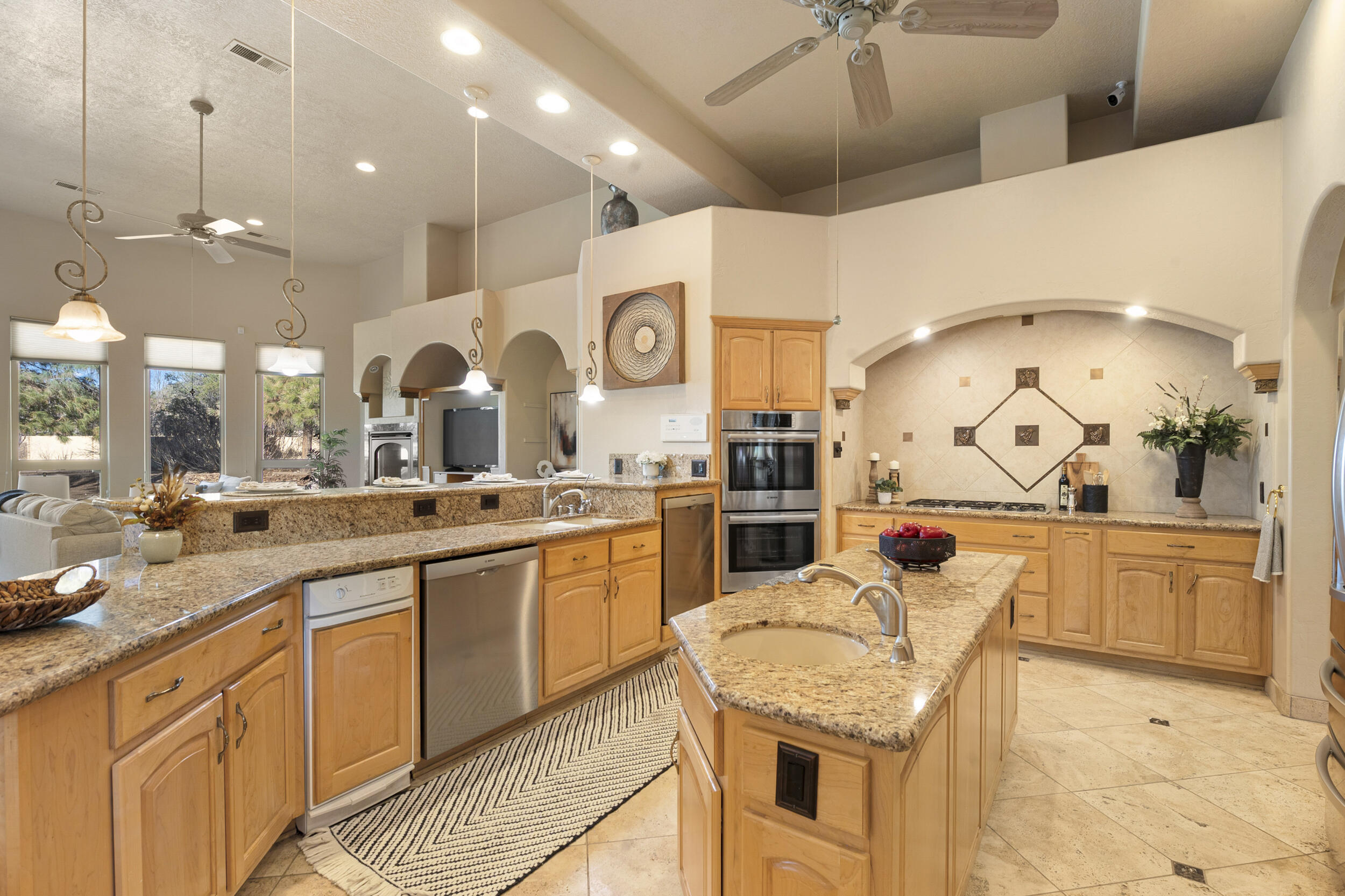 7301 Venice Avenue NE