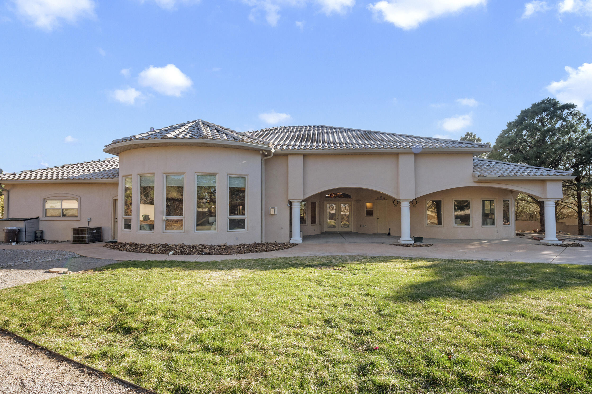 7301 Venice Avenue NE