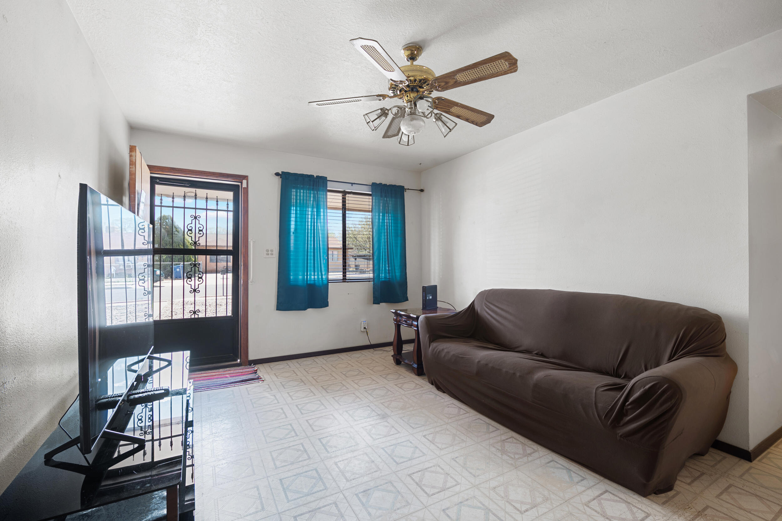 460 Calle Don Marcos