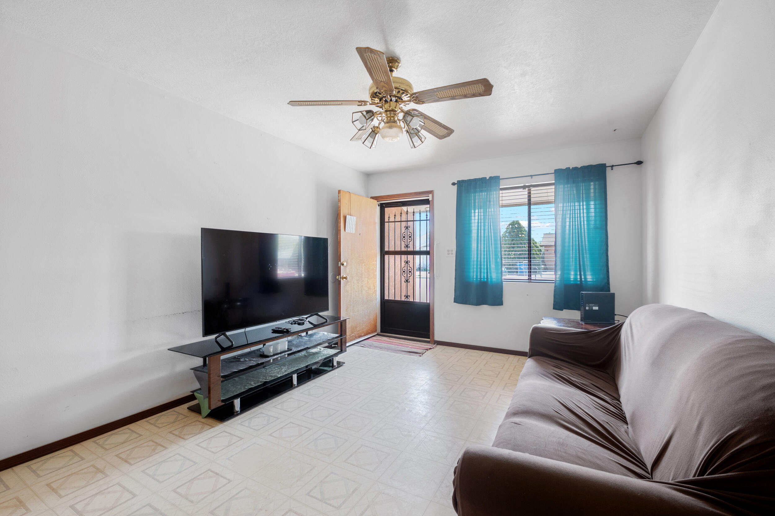 460 Calle Don Marcos