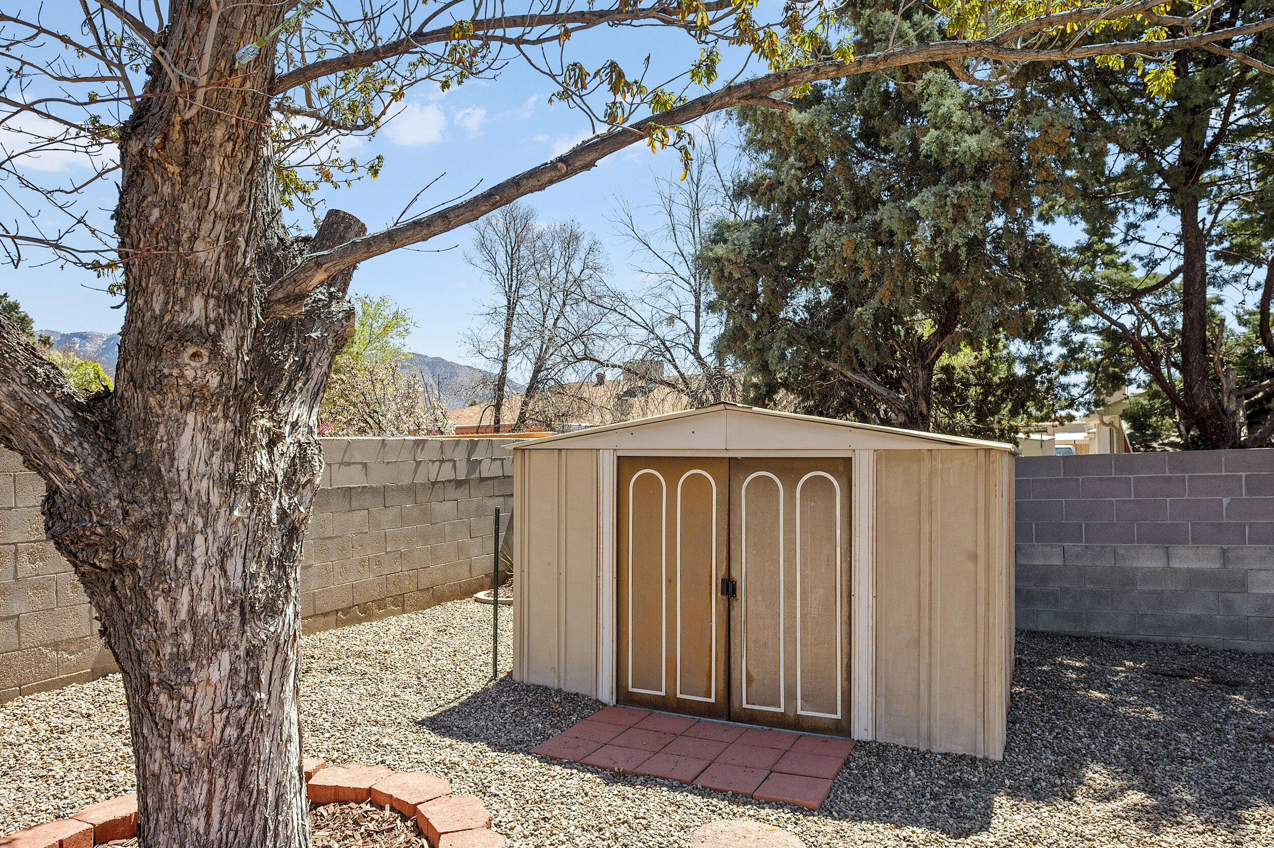 10420 Delicado Place NE