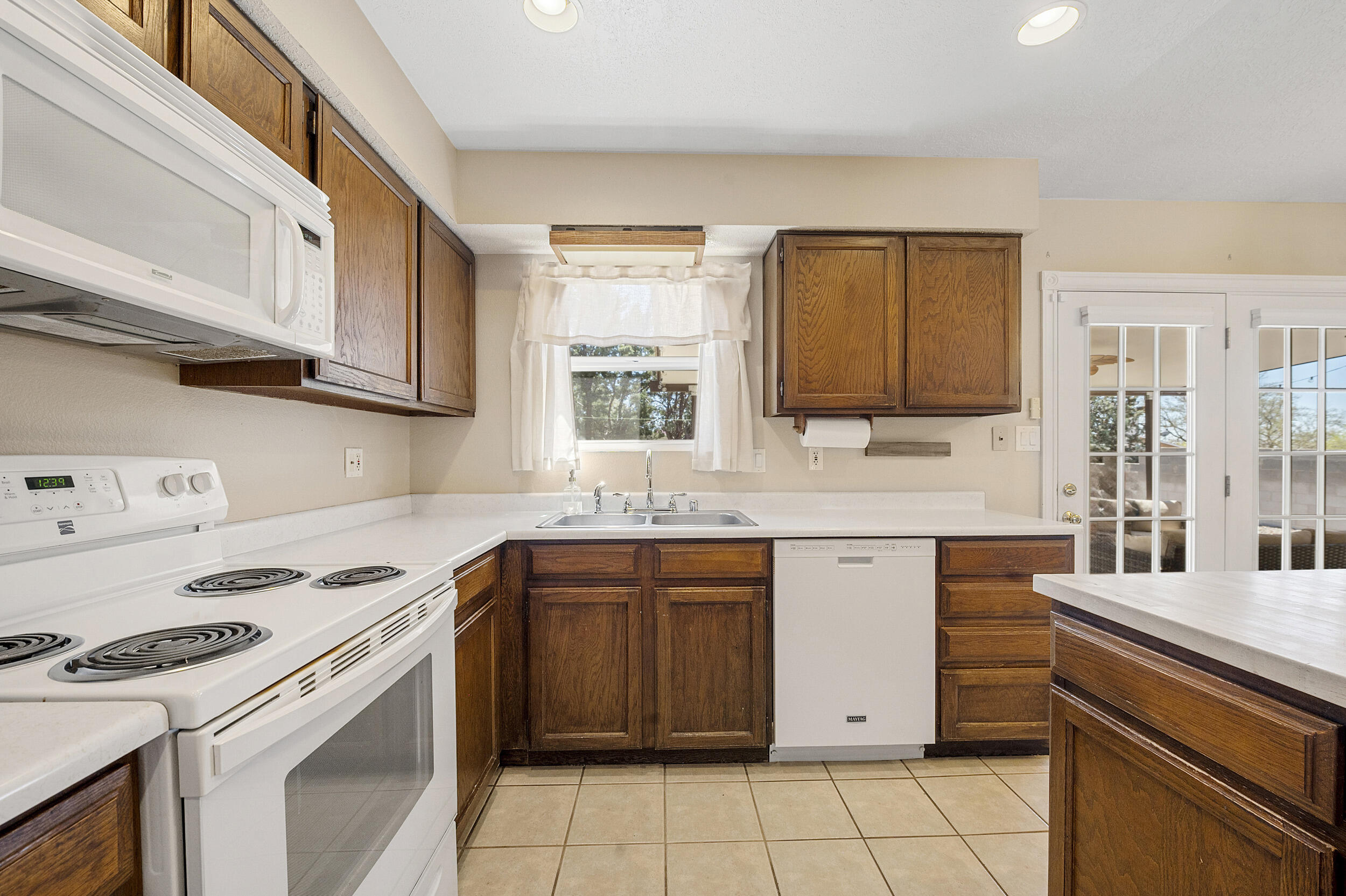 10420 Delicado Place NE