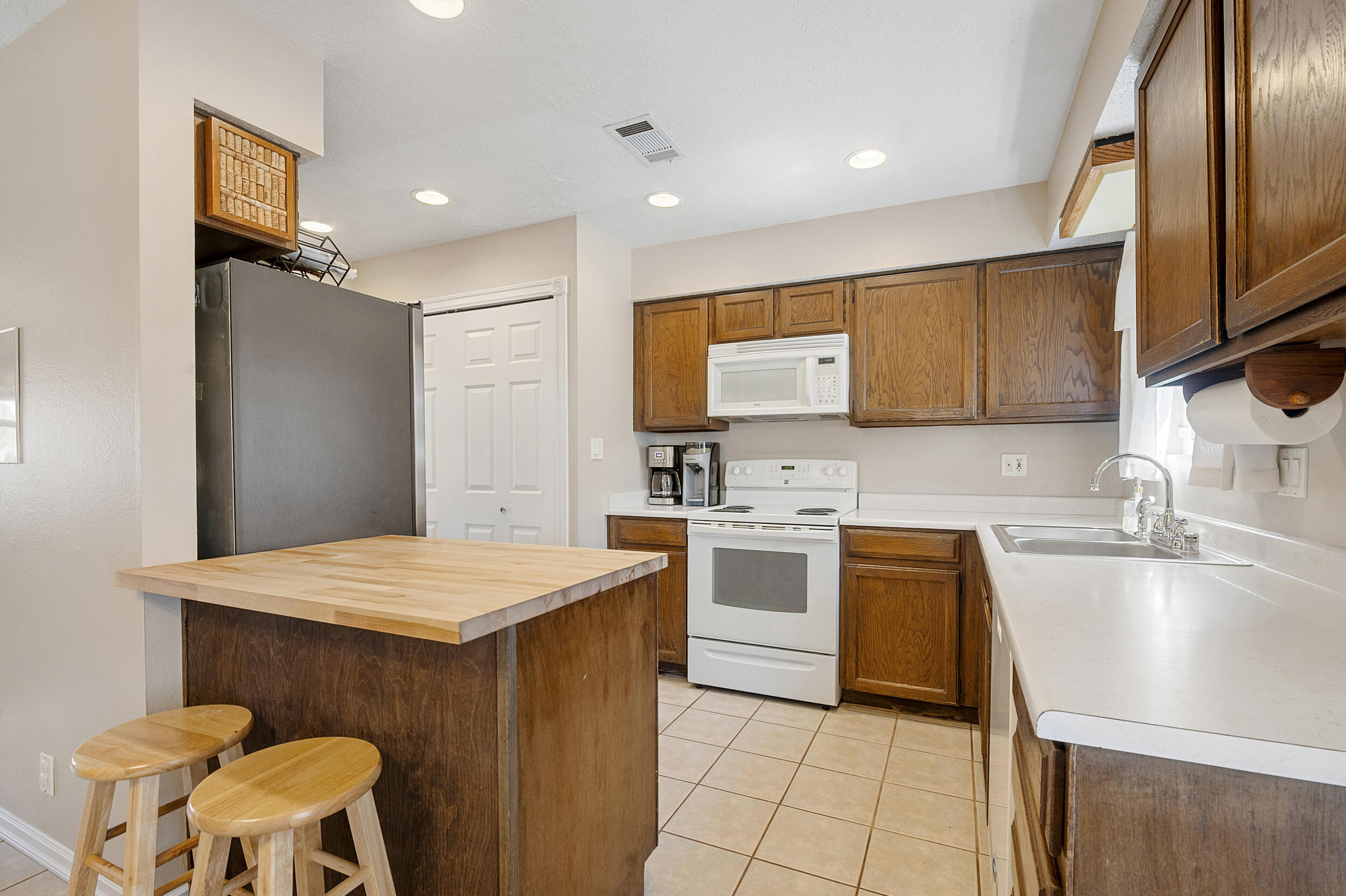 10420 Delicado Place NE