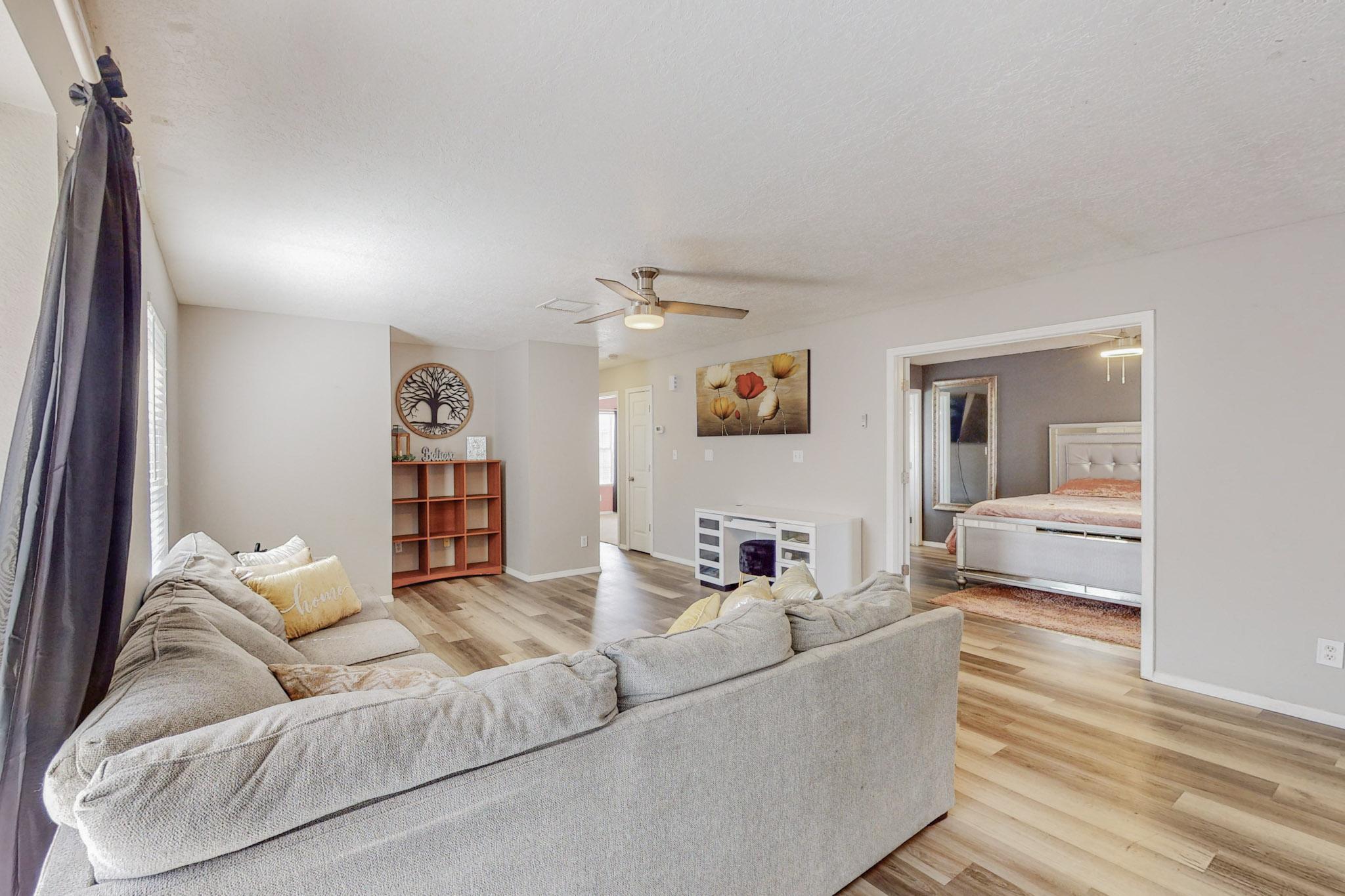 1281 Camino Del Rey SW