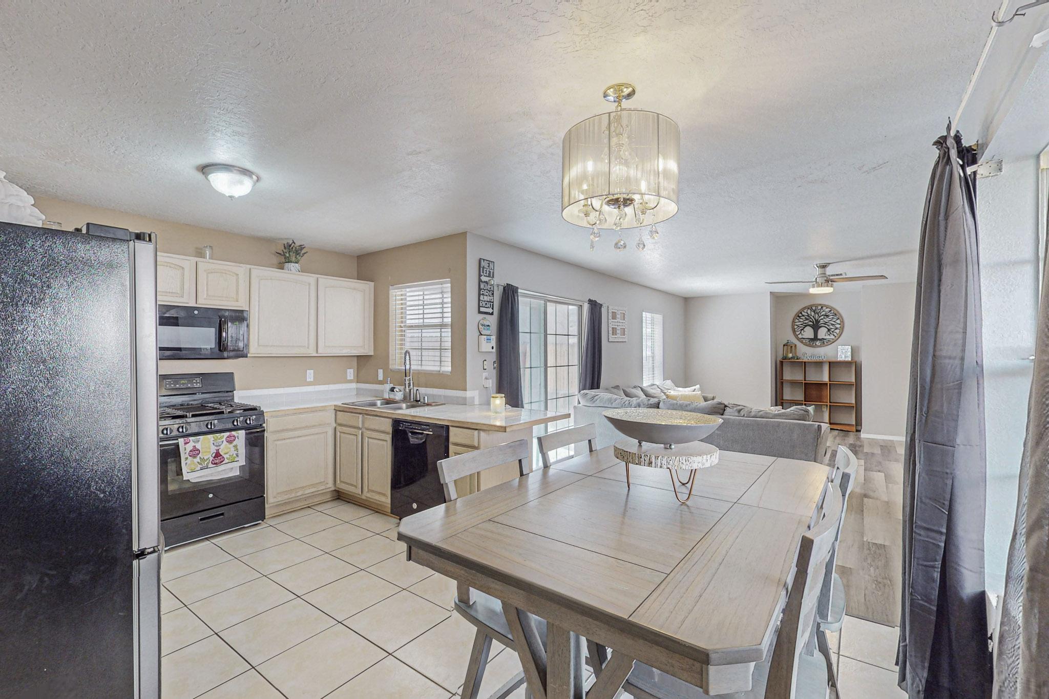 1281 Camino Del Rey SW