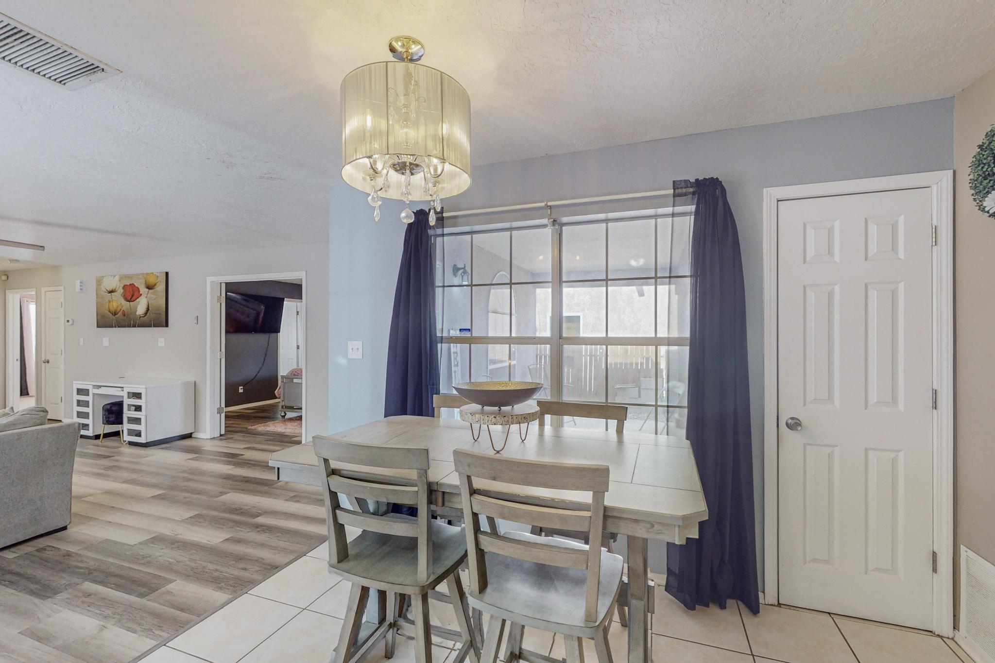 1281 Camino Del Rey SW