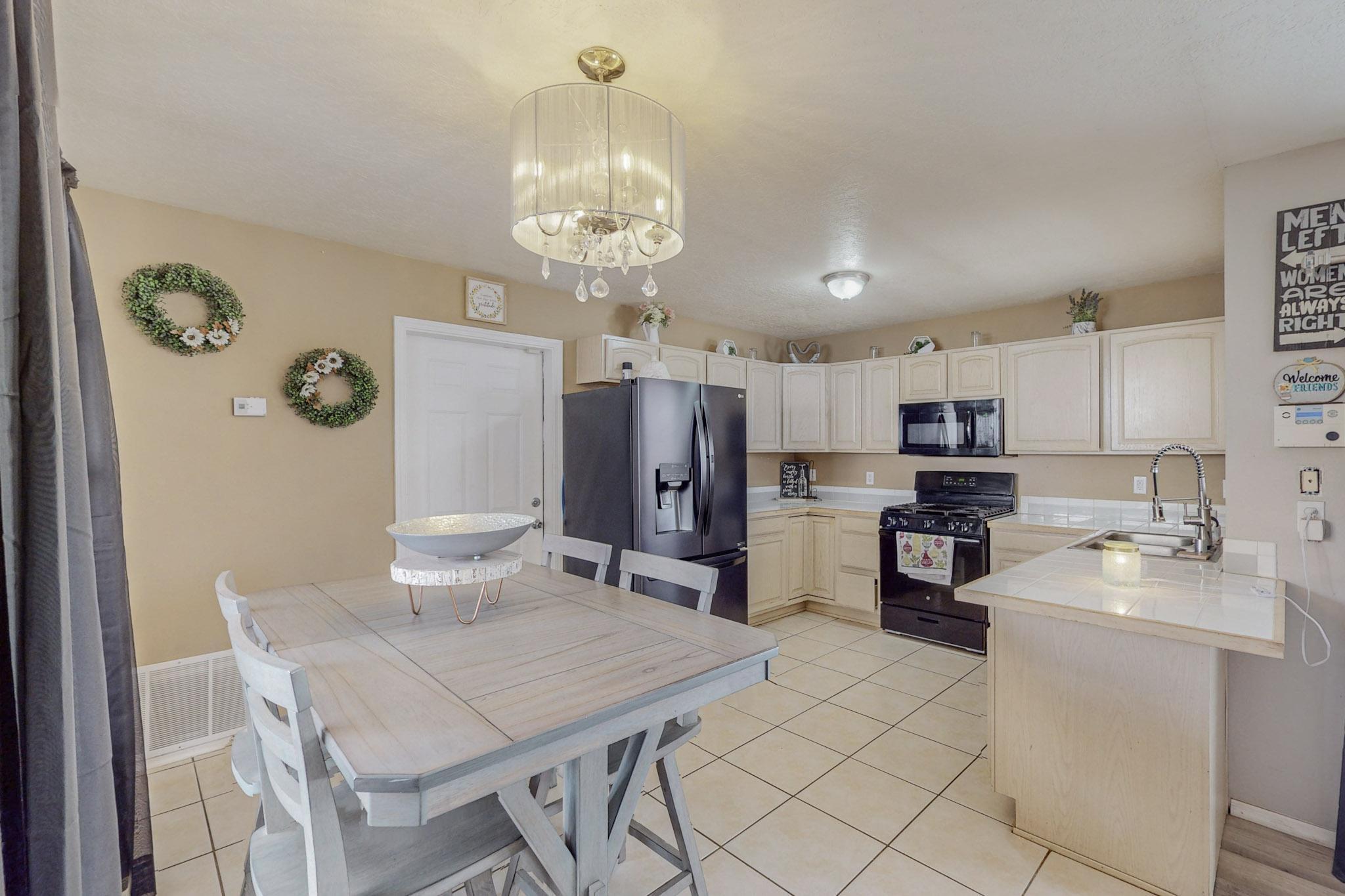 1281 Camino Del Rey SW