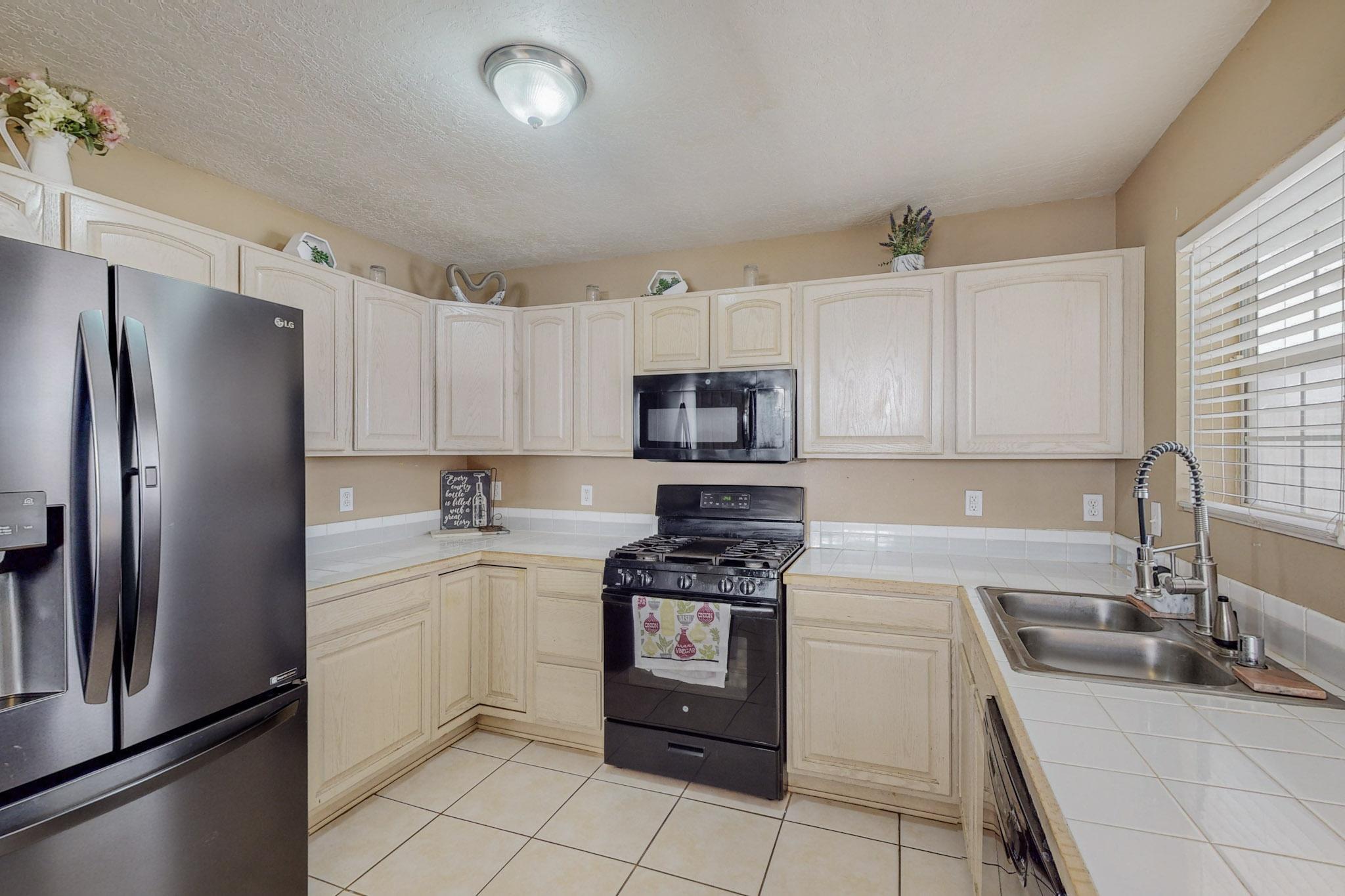 1281 Camino Del Rey SW