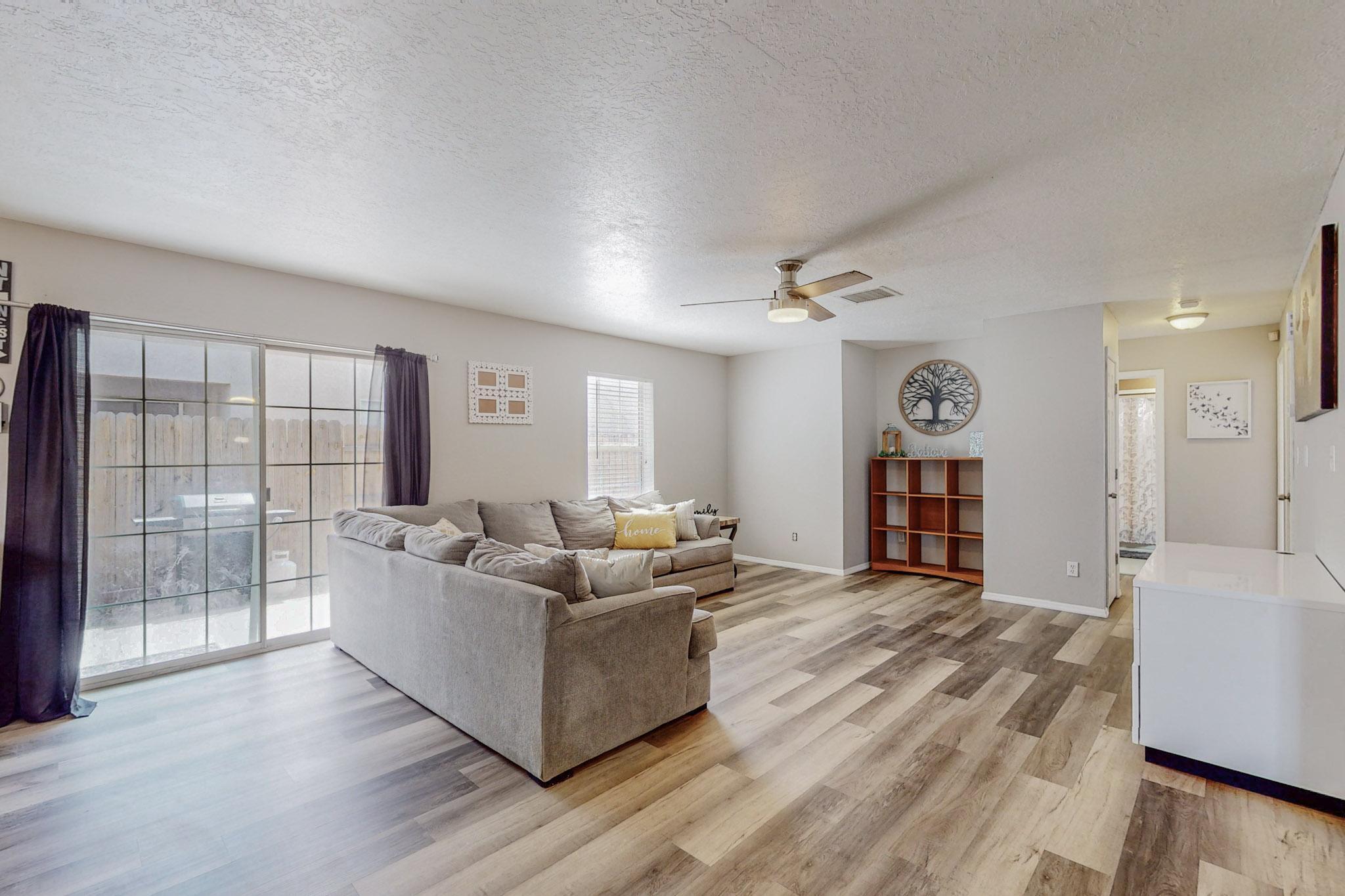 1281 Camino Del Rey SW