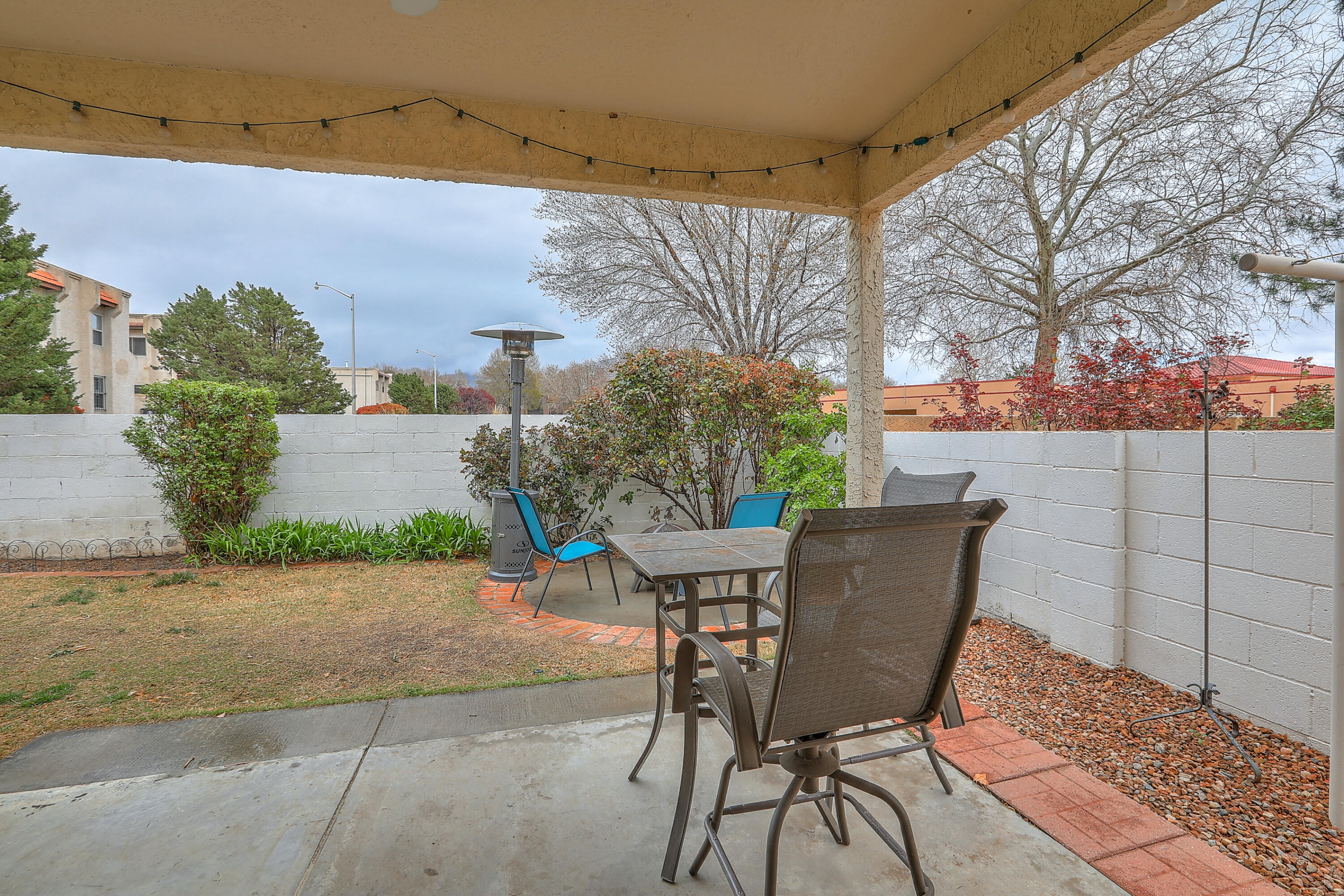 10060 Del Chaparral Court NE