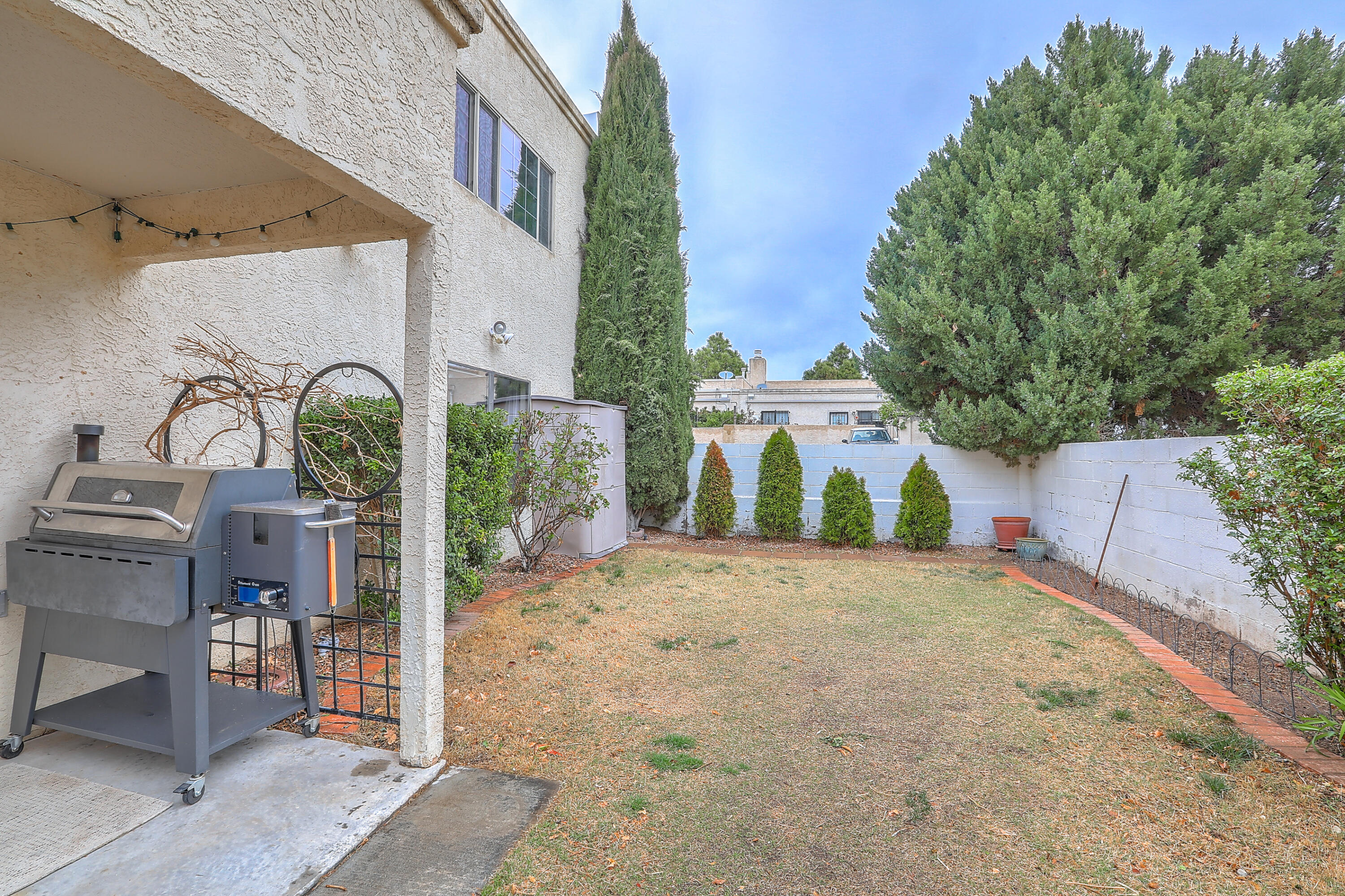 10060 Del Chaparral Court NE