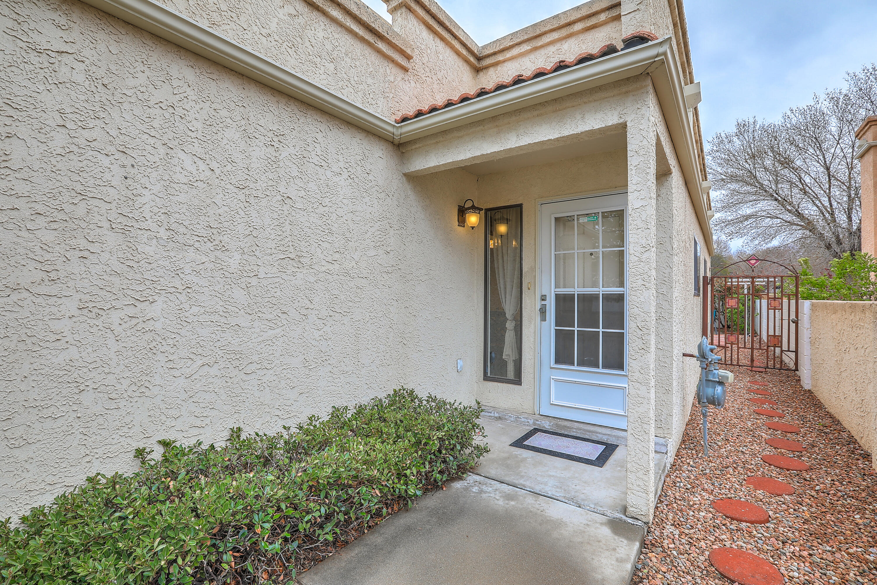 10060 Del Chaparral Court NE