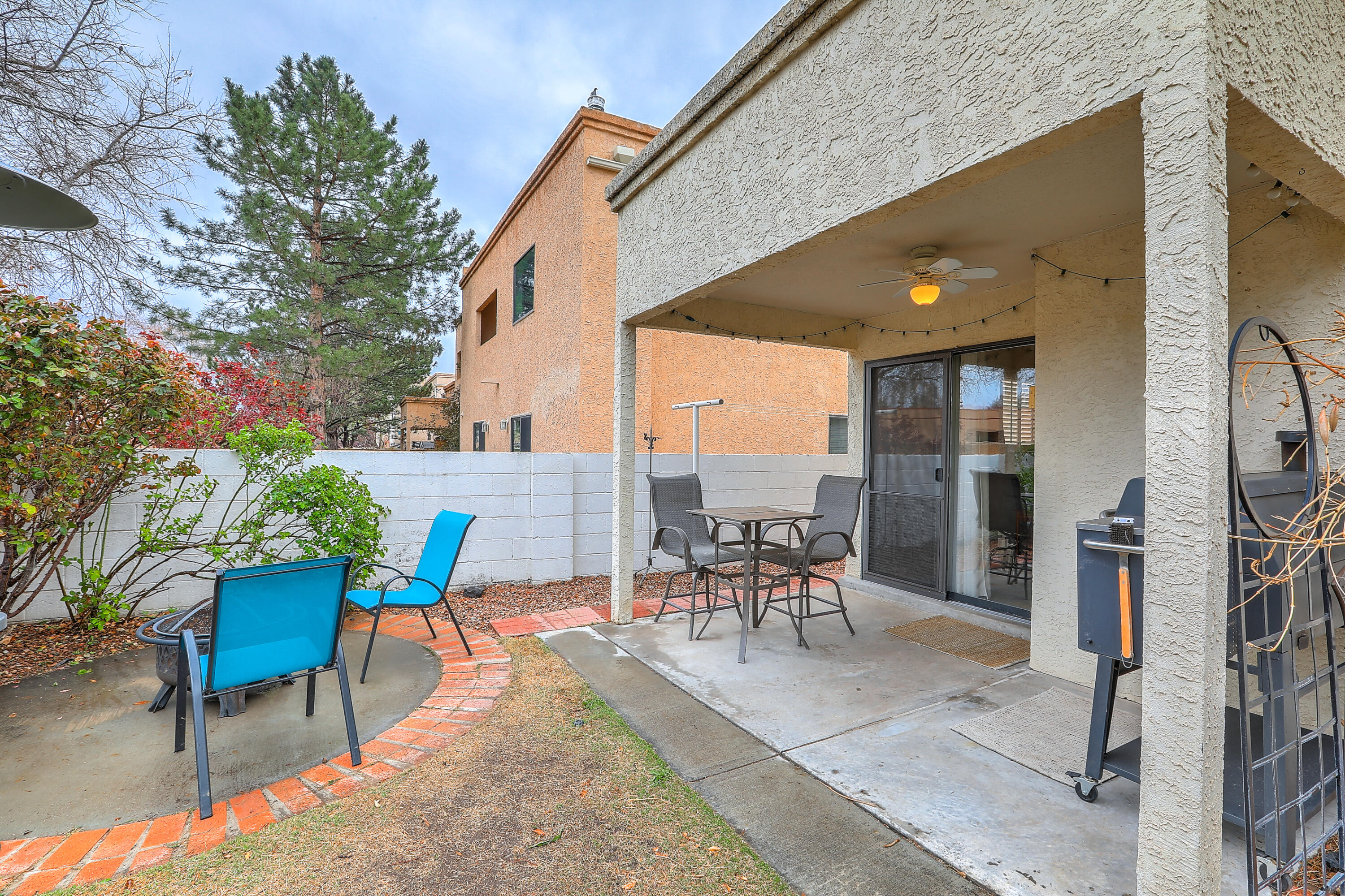 10060 Del Chaparral Court NE