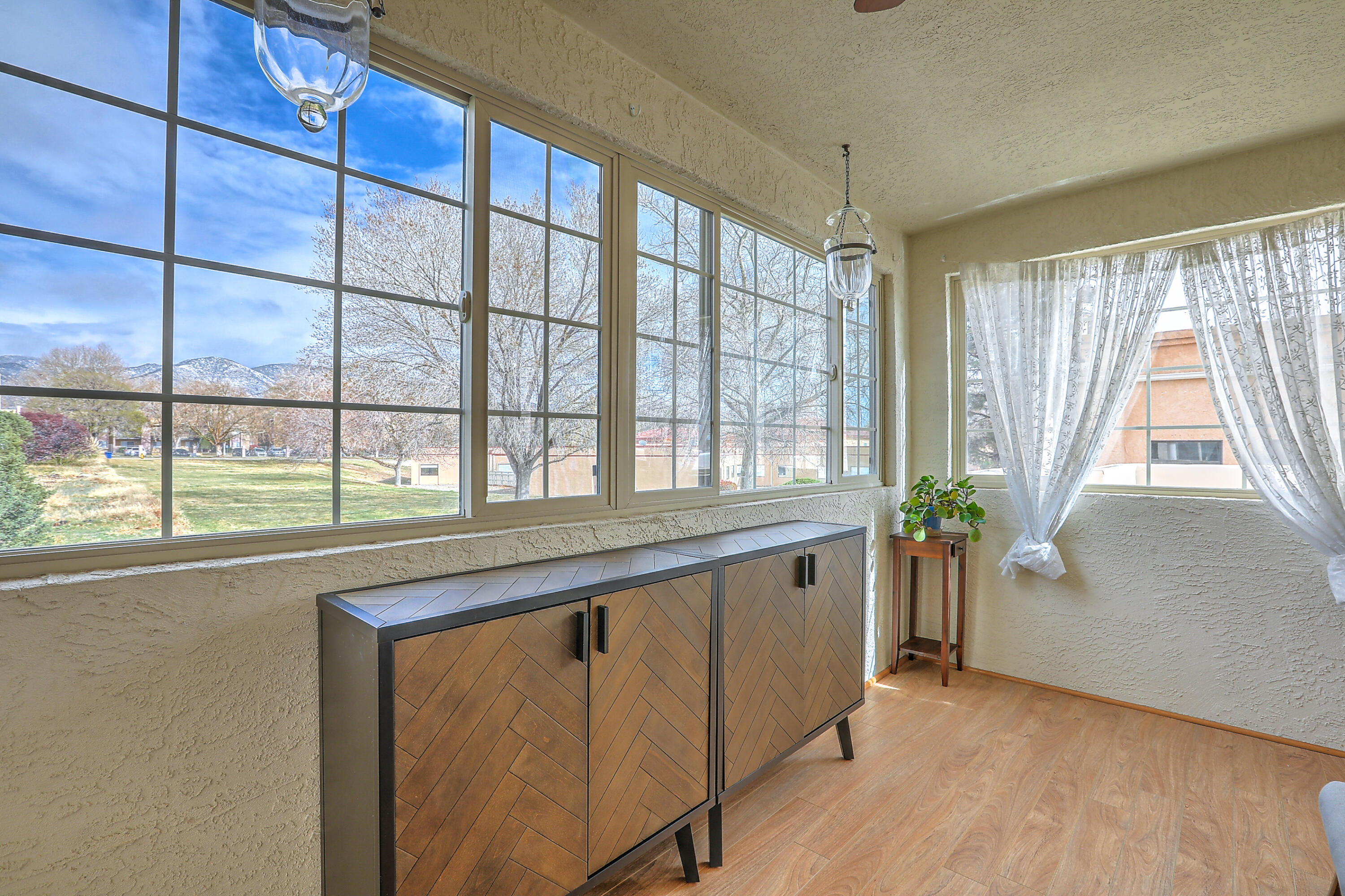 10060 Del Chaparral Court NE