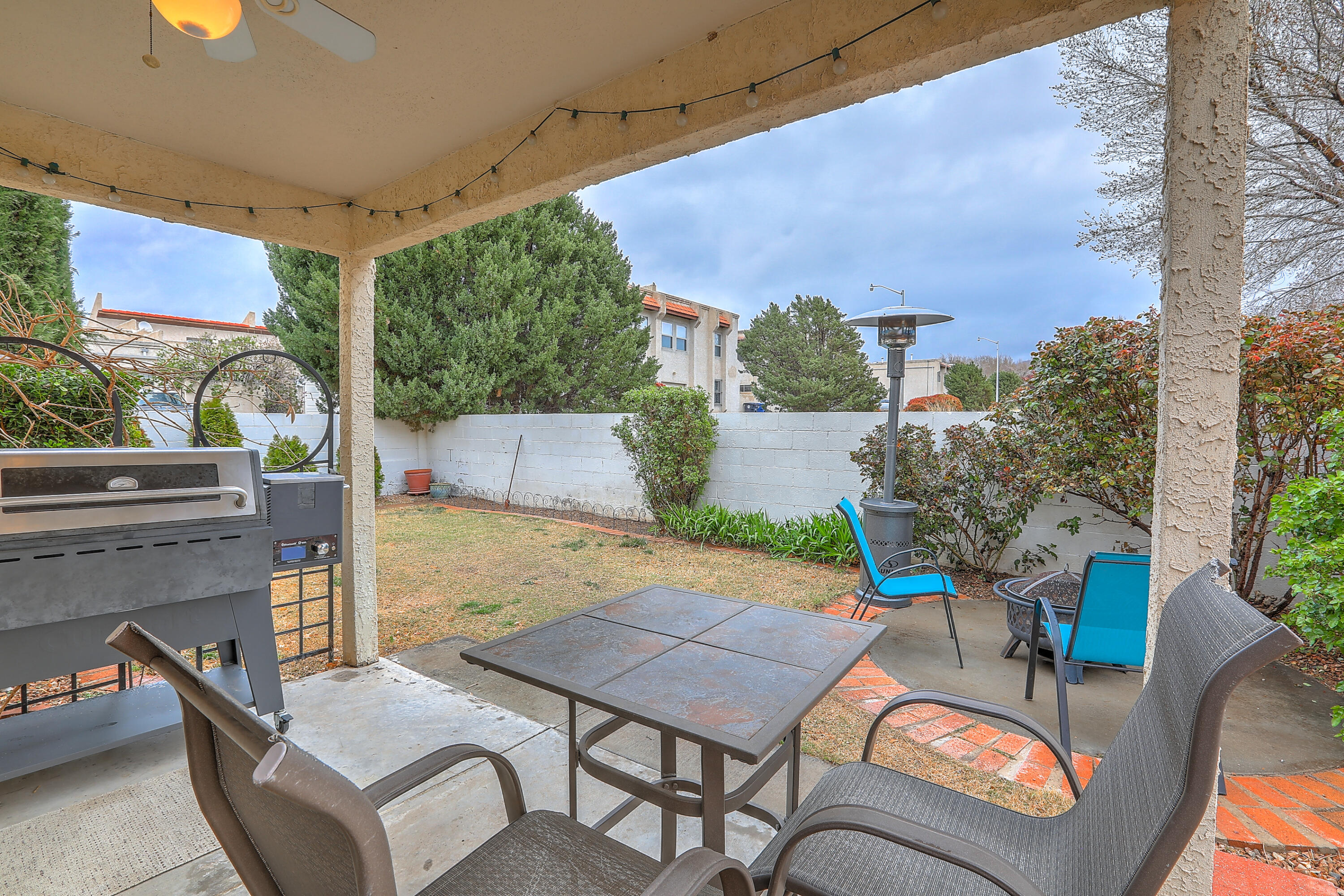 10060 Del Chaparral Court NE