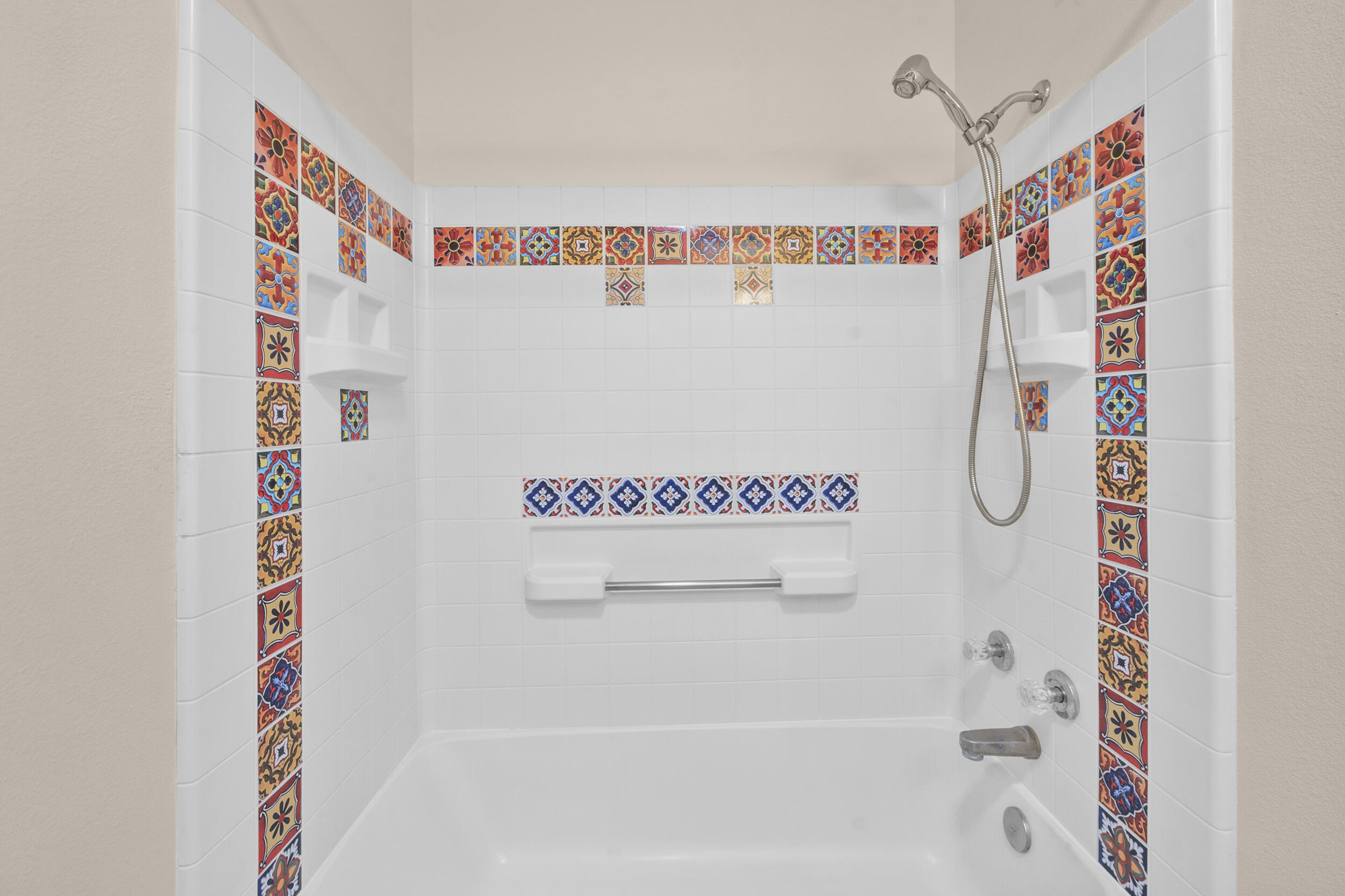 6960 Glen Hills Drive NE