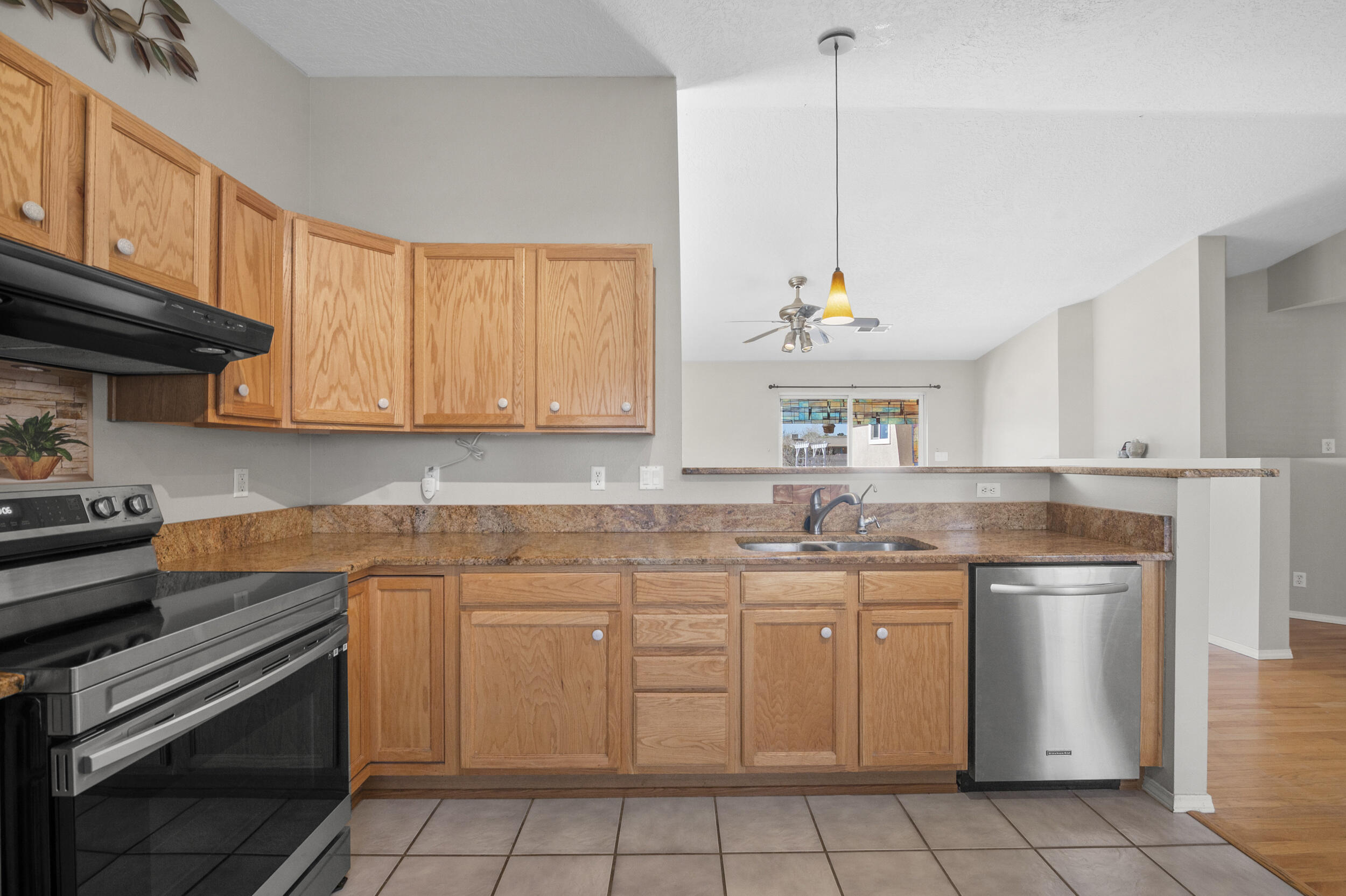 6960 Glen Hills Drive NE