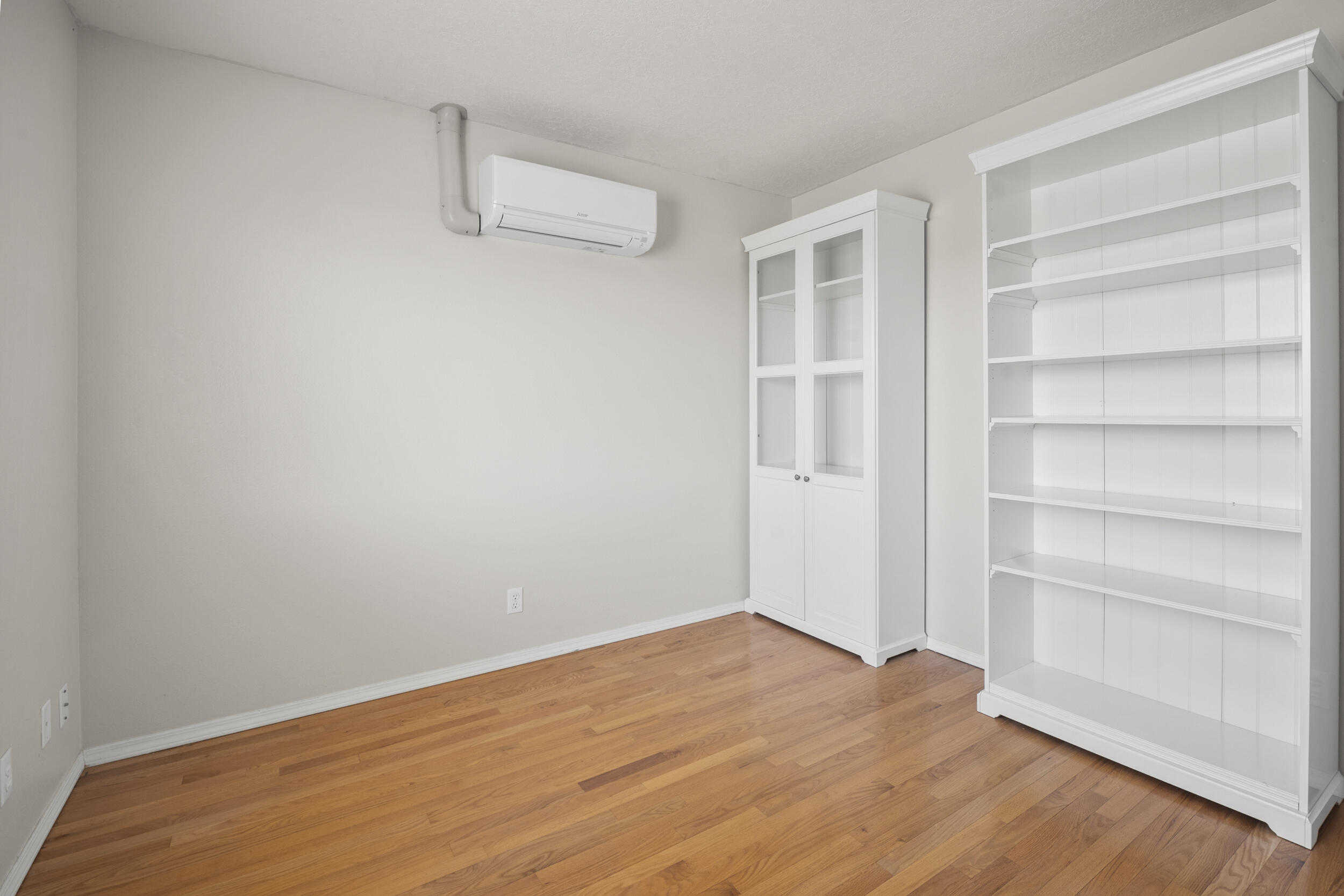 6960 Glen Hills Drive NE