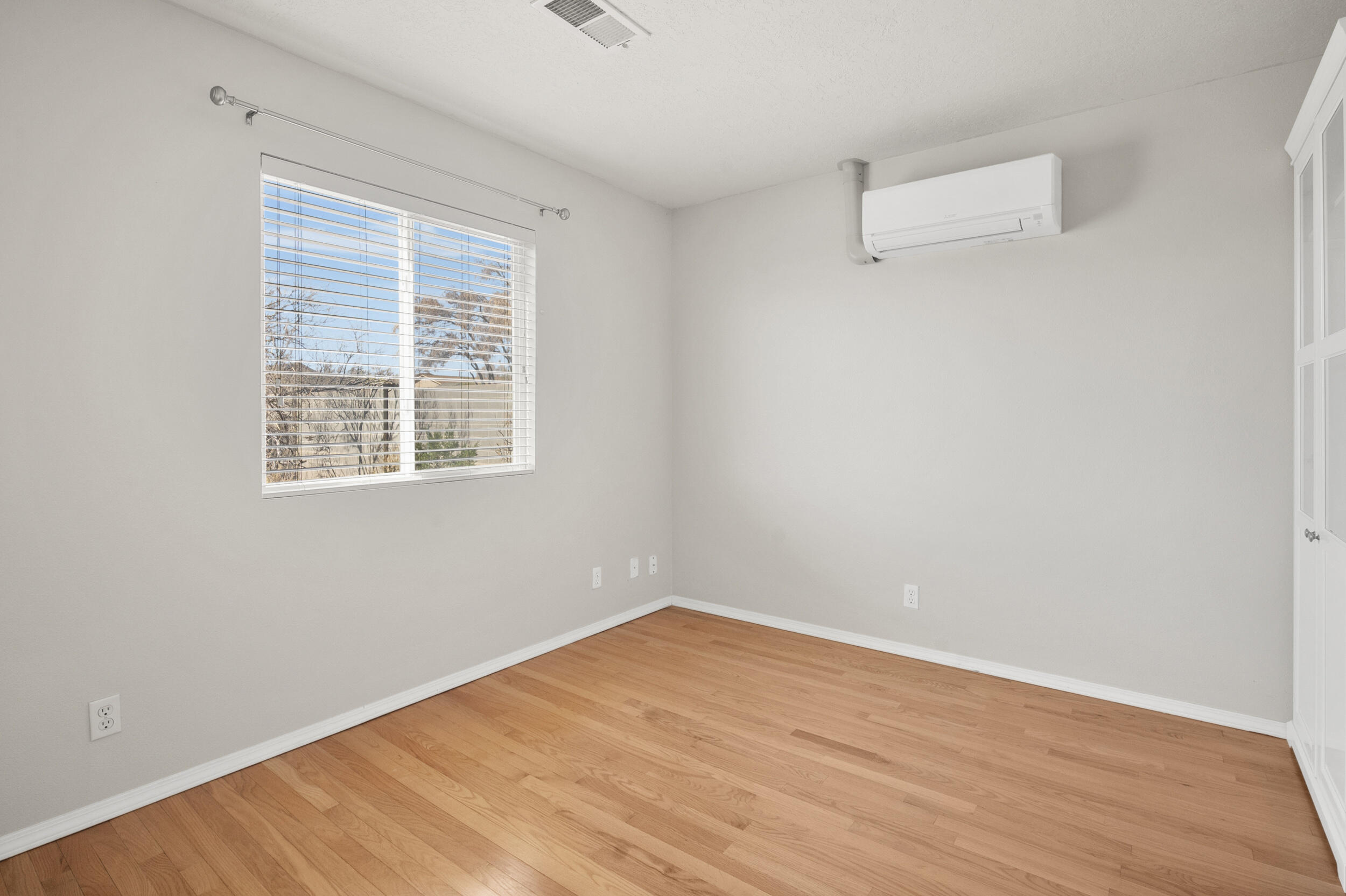 6960 Glen Hills Drive NE