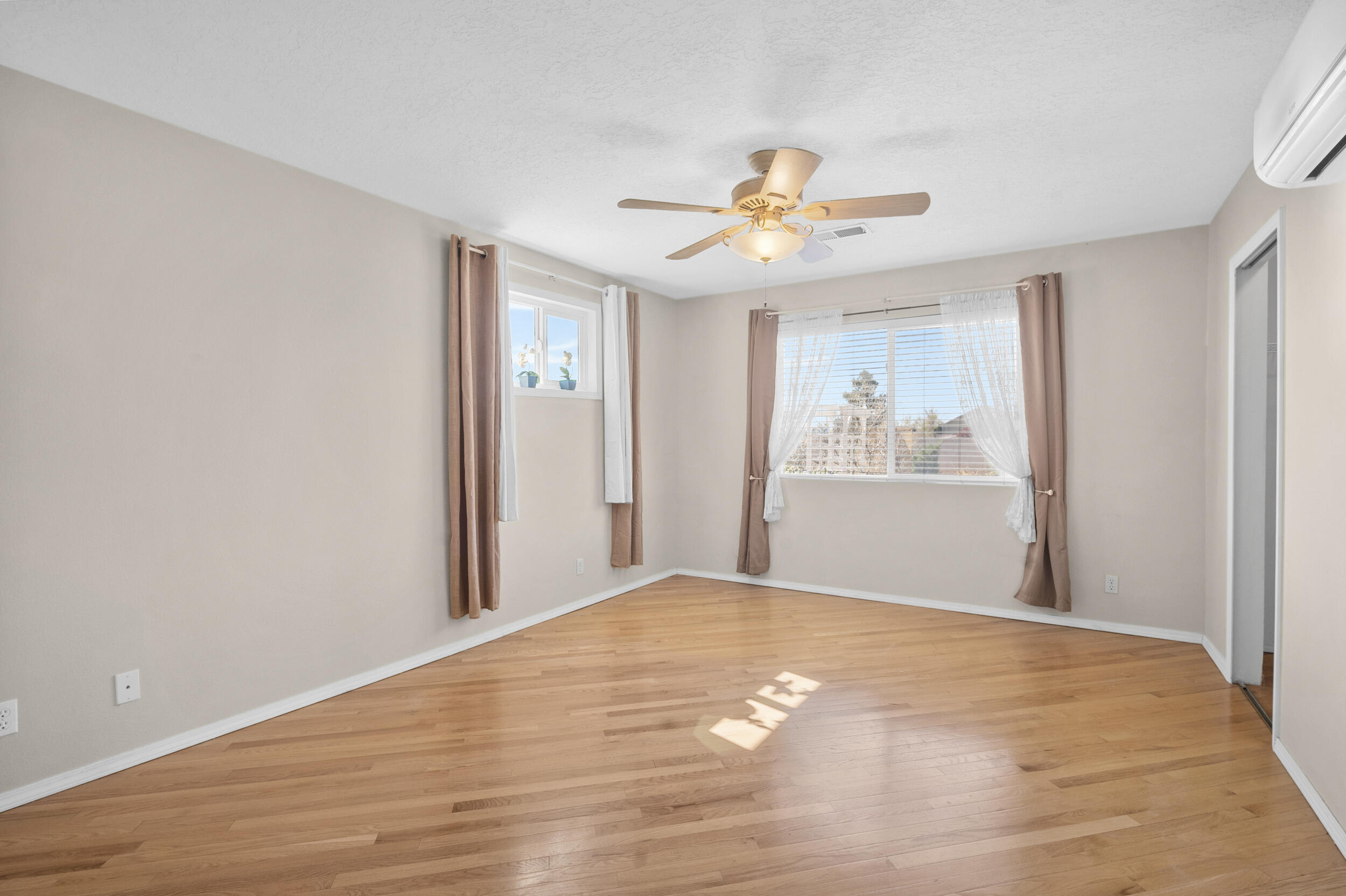 6960 Glen Hills Drive NE