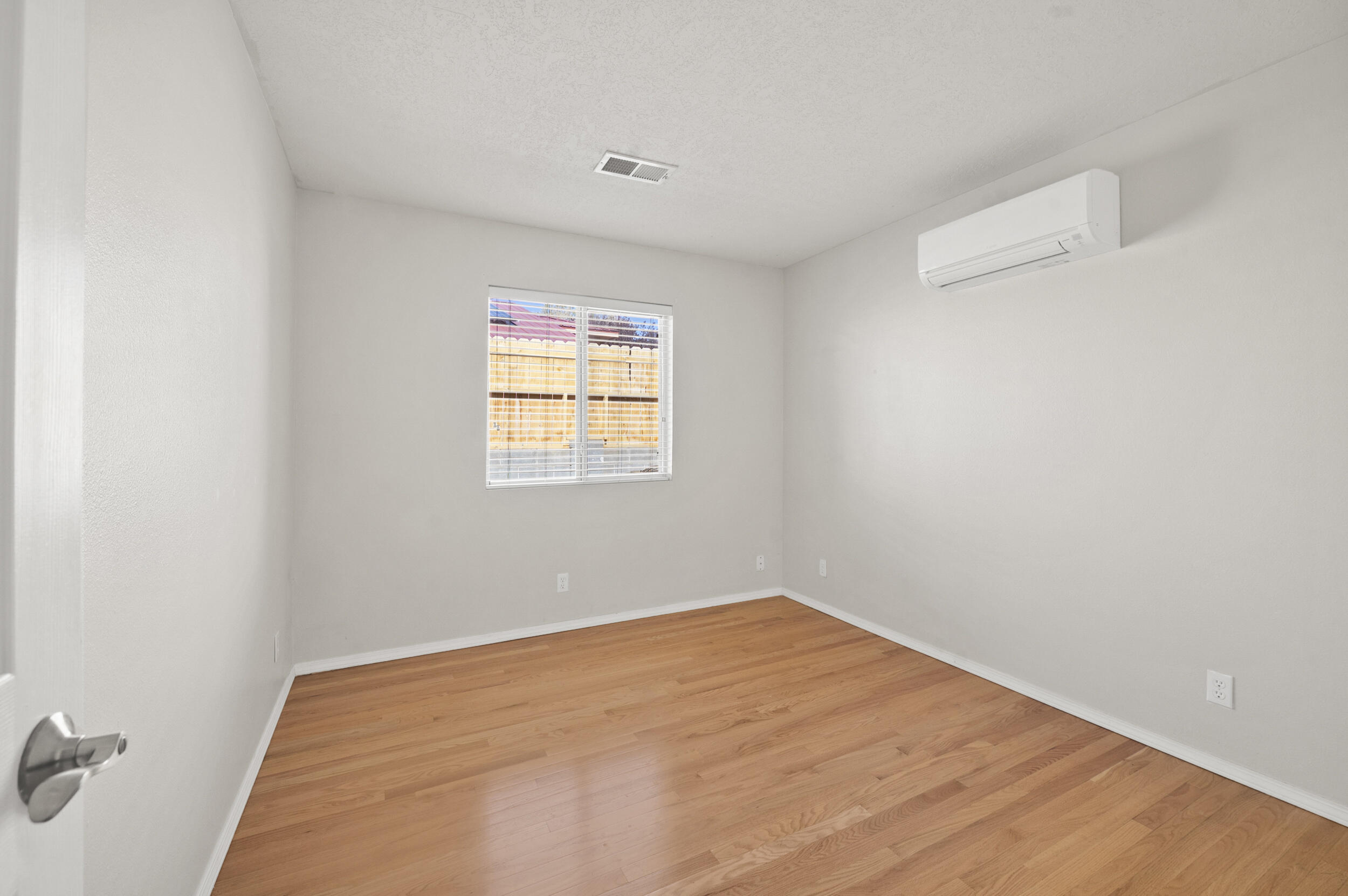 6960 Glen Hills Drive NE