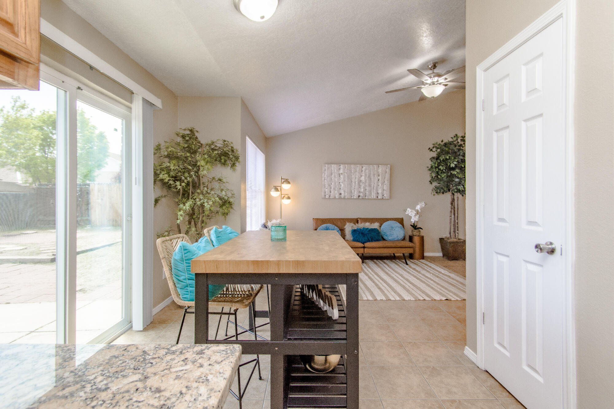 8016 Lyndsi Avenue NW