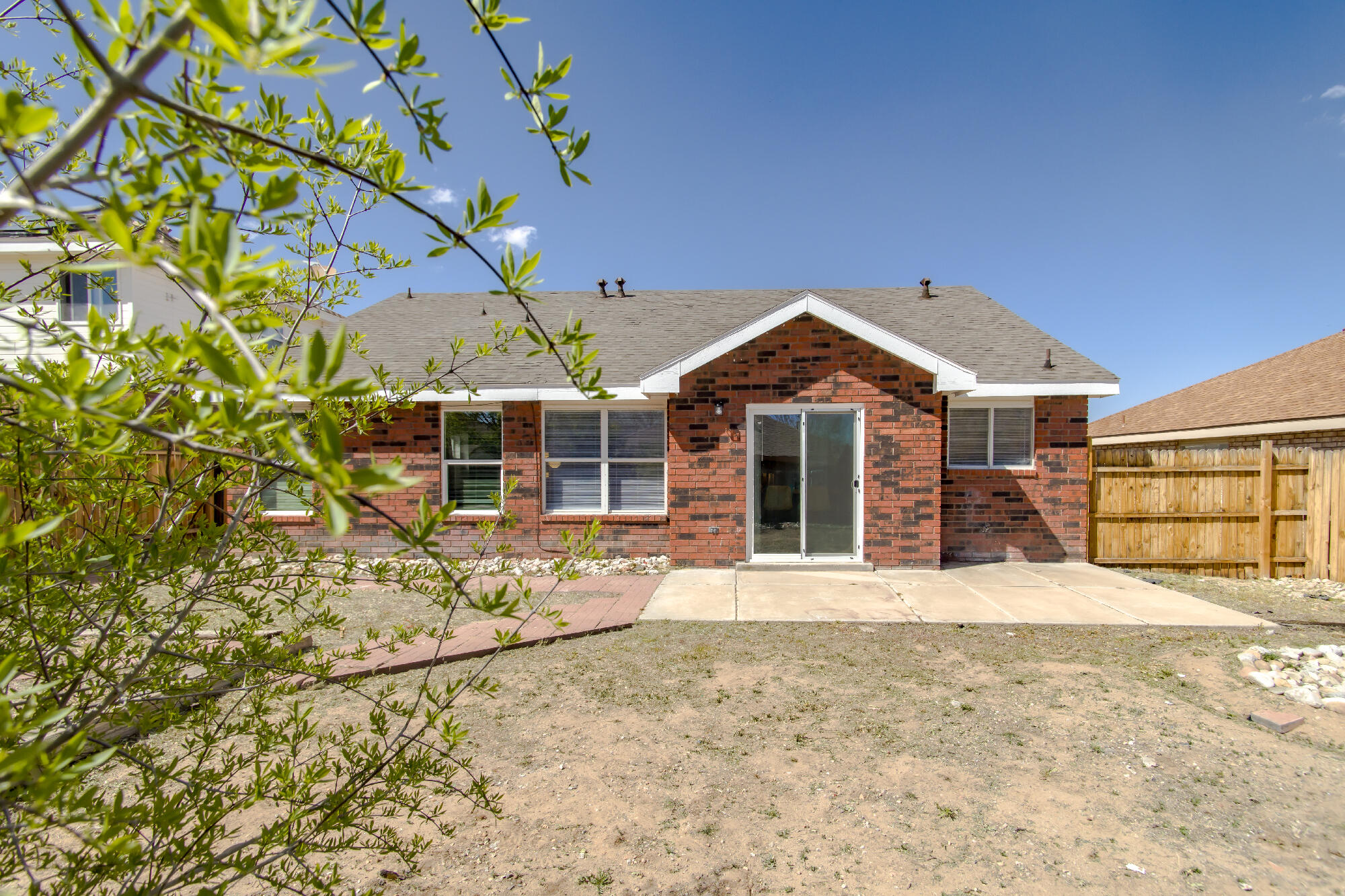 8016 Lyndsi Avenue NW