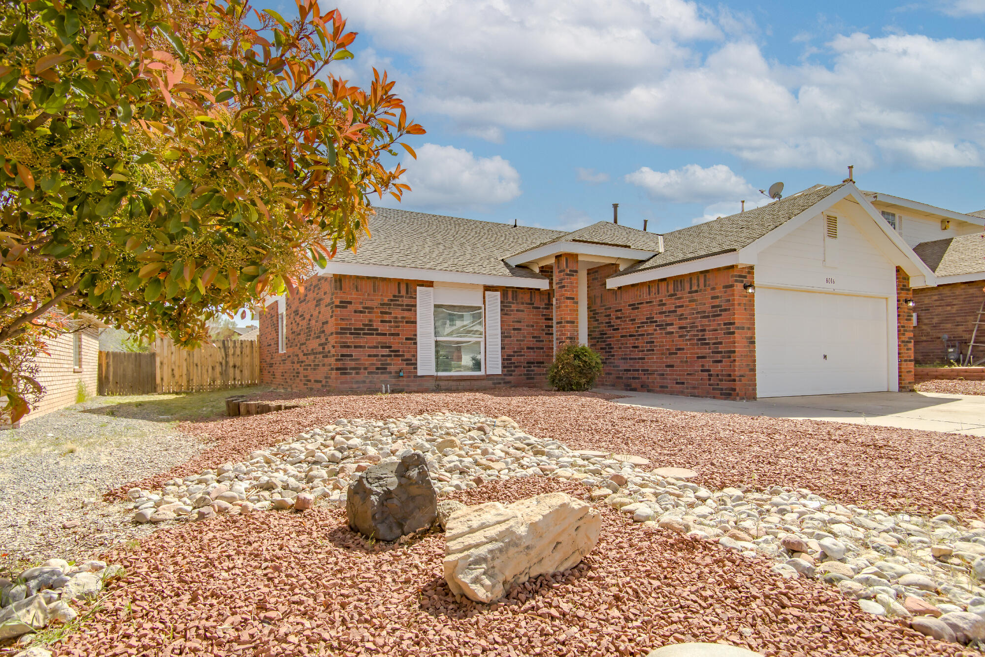 8016 Lyndsi Avenue NW