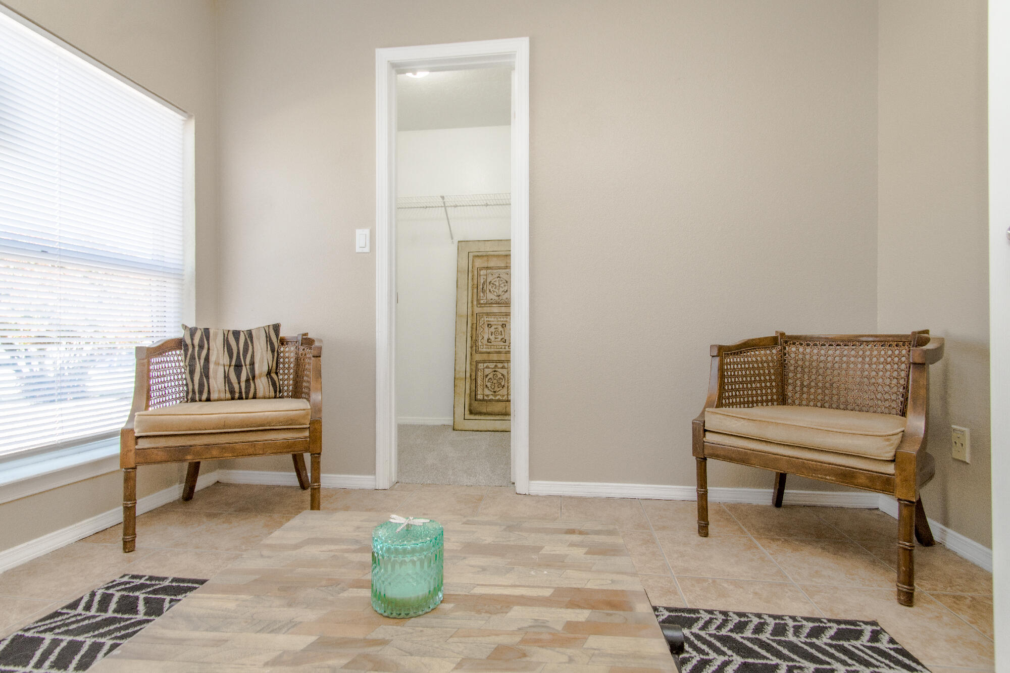 8016 Lyndsi Avenue NW