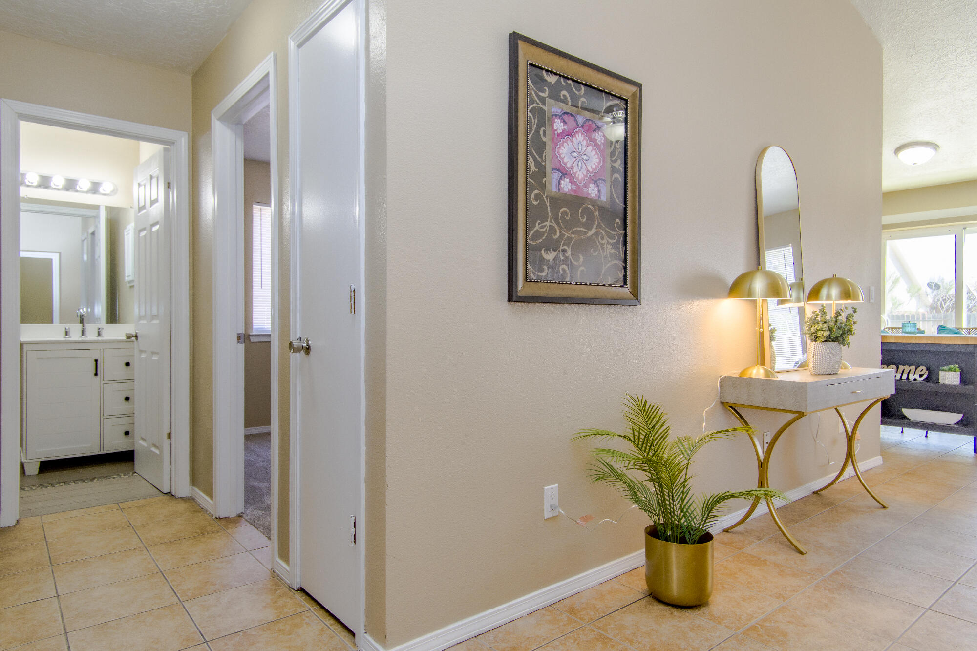 8016 Lyndsi Avenue NW