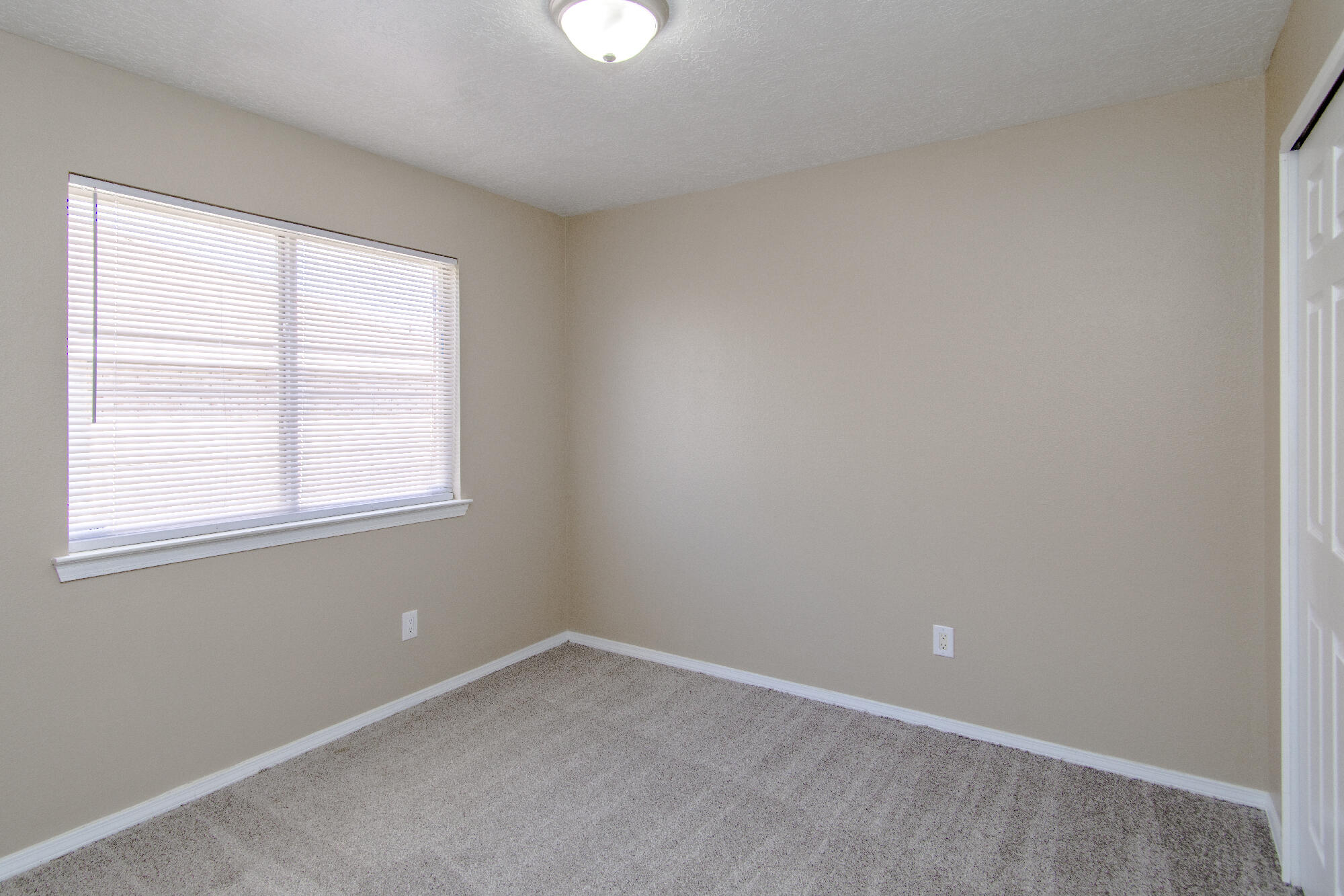 8016 Lyndsi Avenue NW