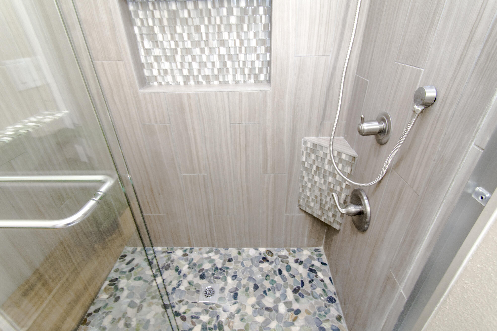 8016 Lyndsi Avenue NW