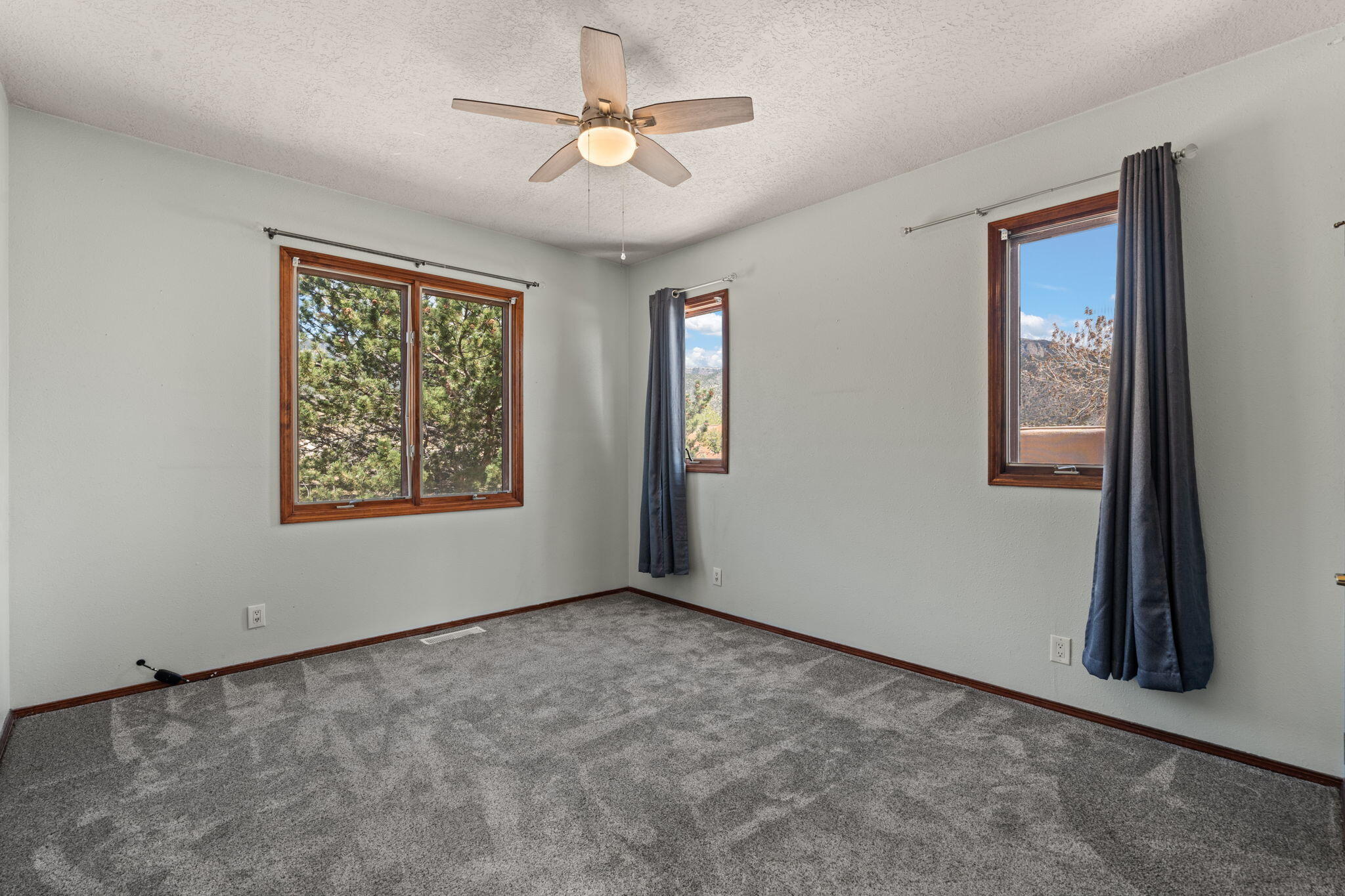 1411 Bluebell Place NE