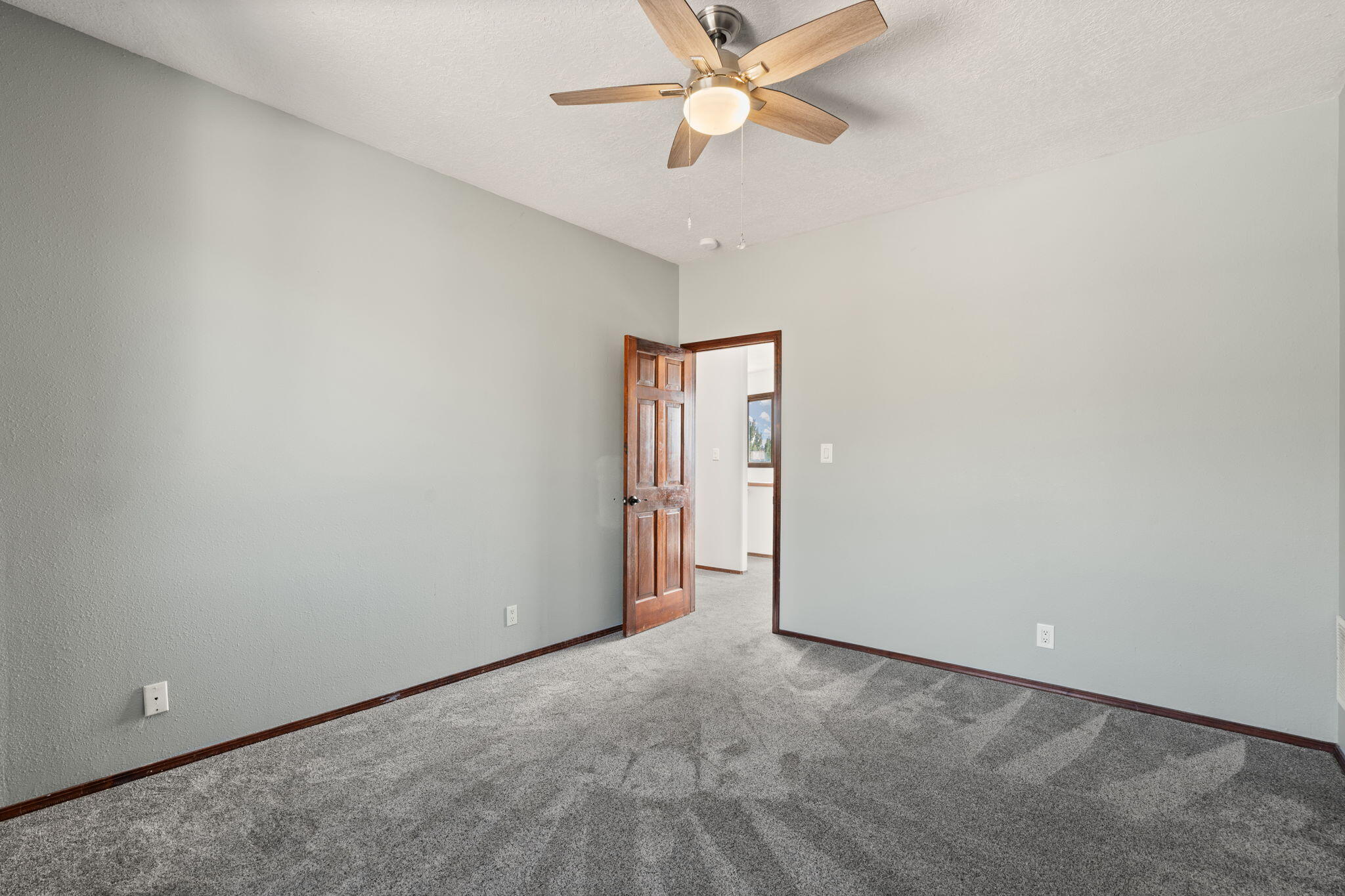 1411 Bluebell Place NE