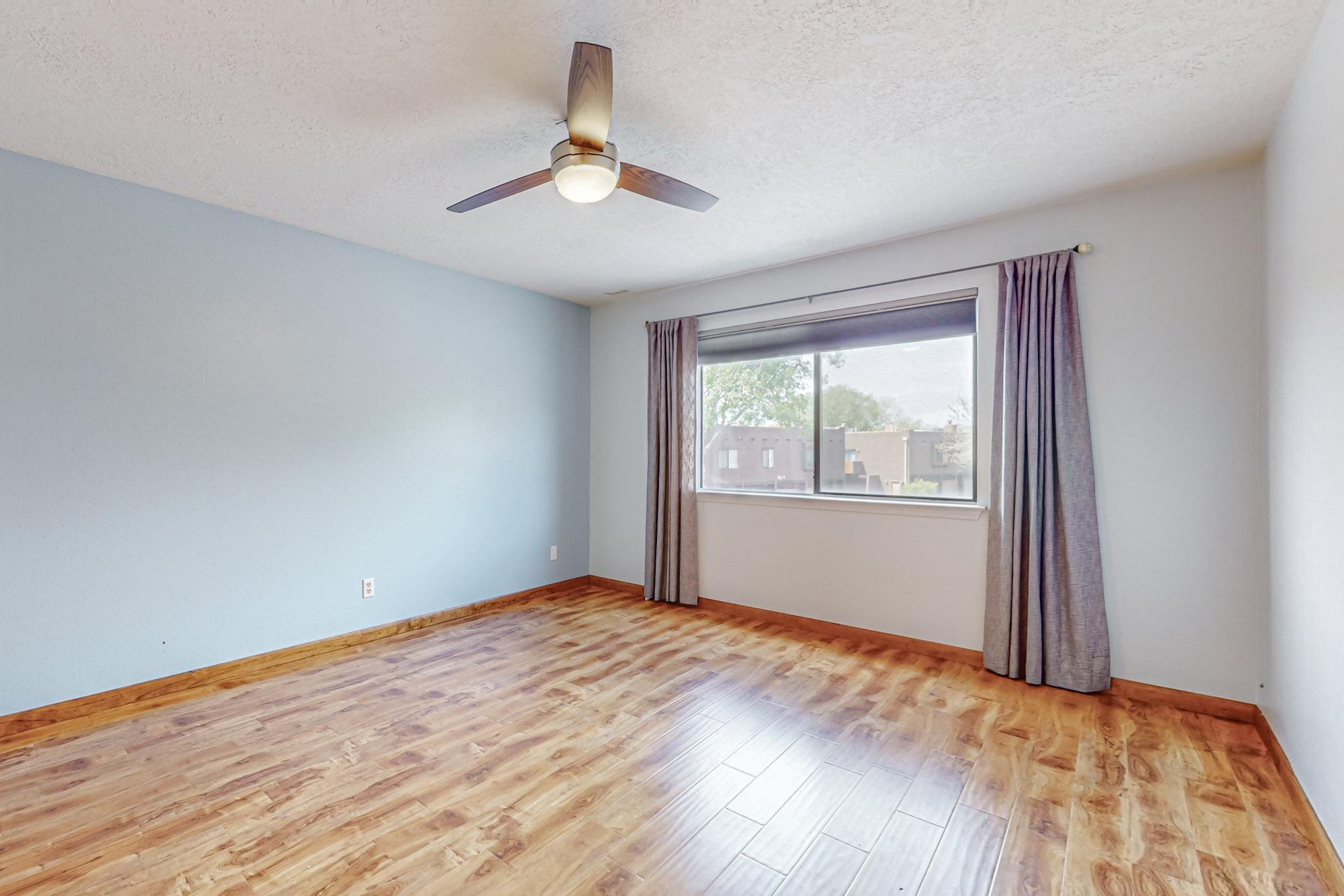 5801 Lowell Street NE 15d