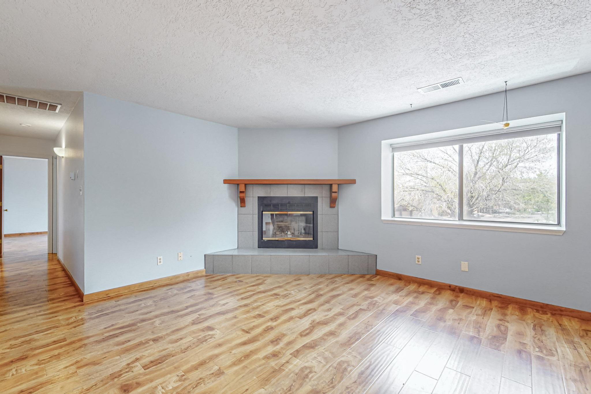5801 Lowell Street NE 15d