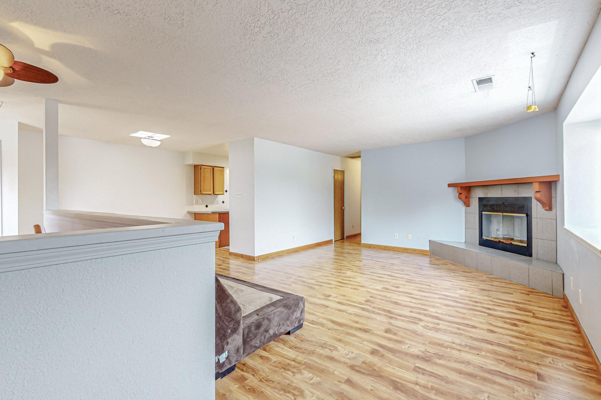 5801 Lowell Street NE 15d