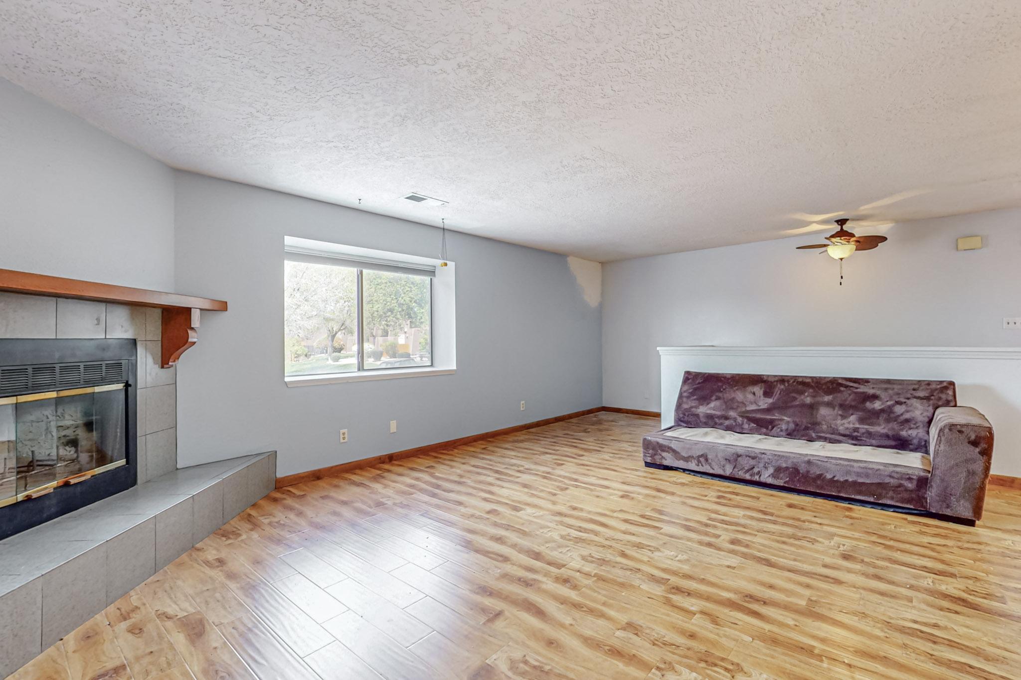 5801 Lowell Street NE 15d
