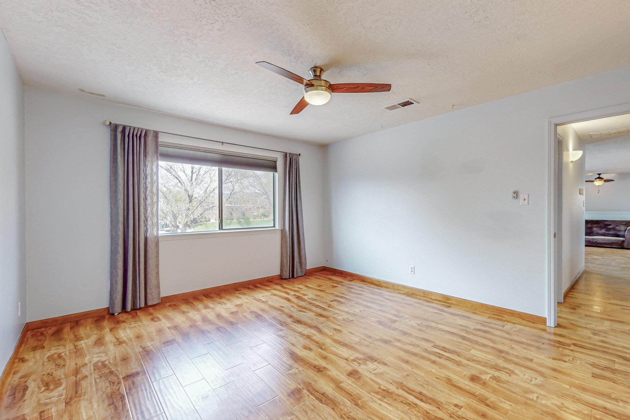 5801 Lowell Street NE 15d