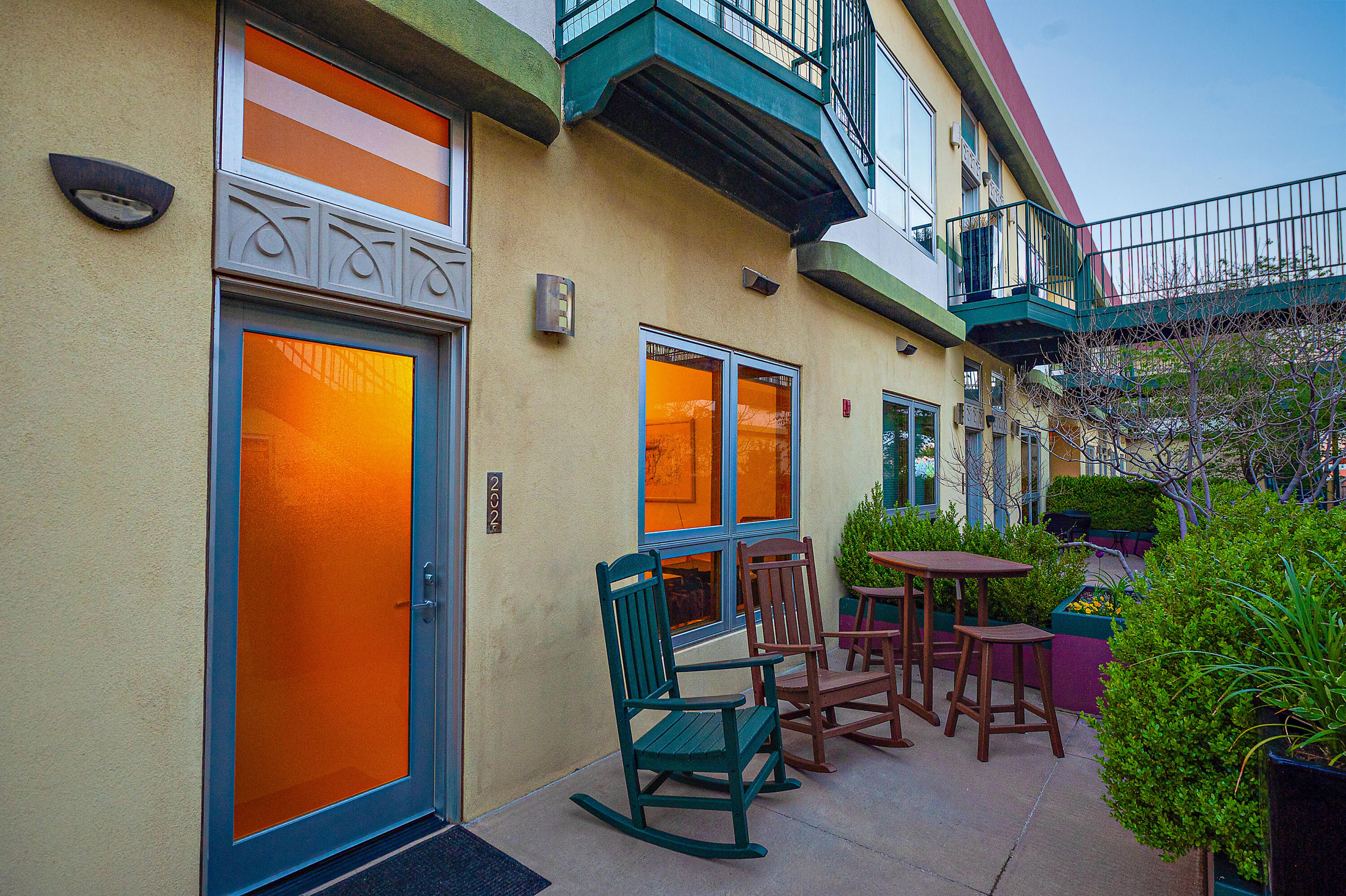 110 Richmond Drive SE 202