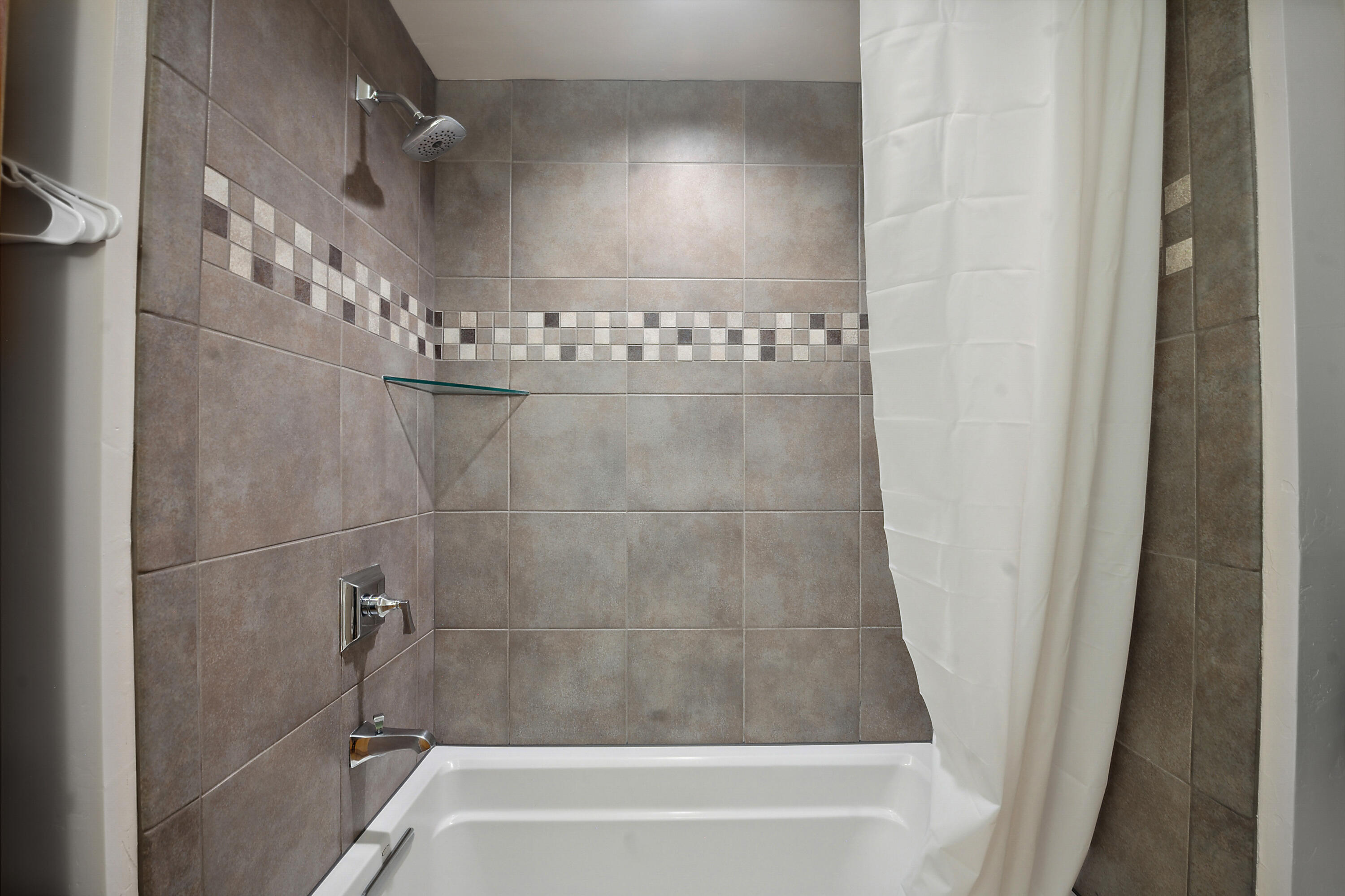 110 Richmond Drive SE 202