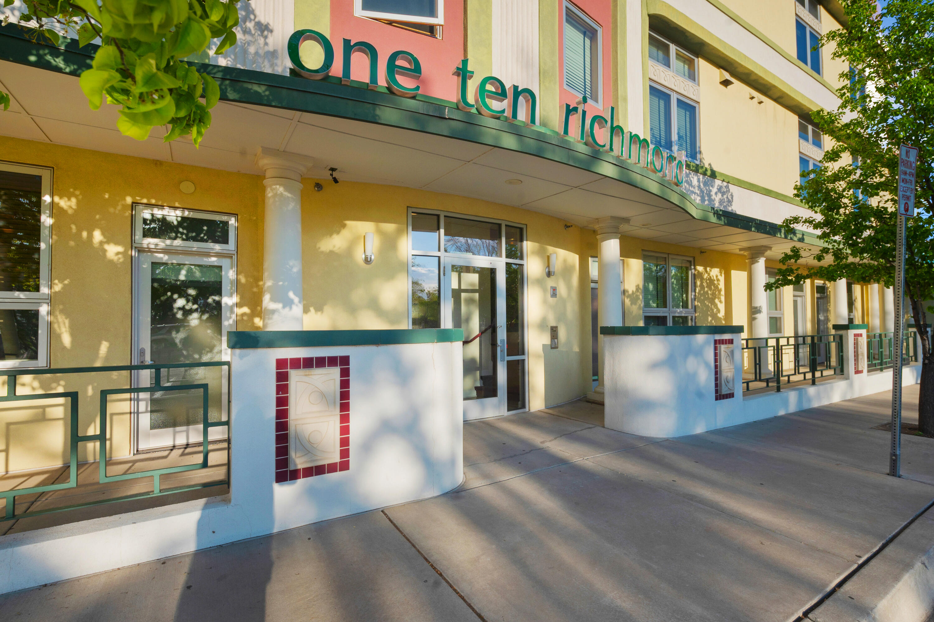 110 Richmond Drive SE 202