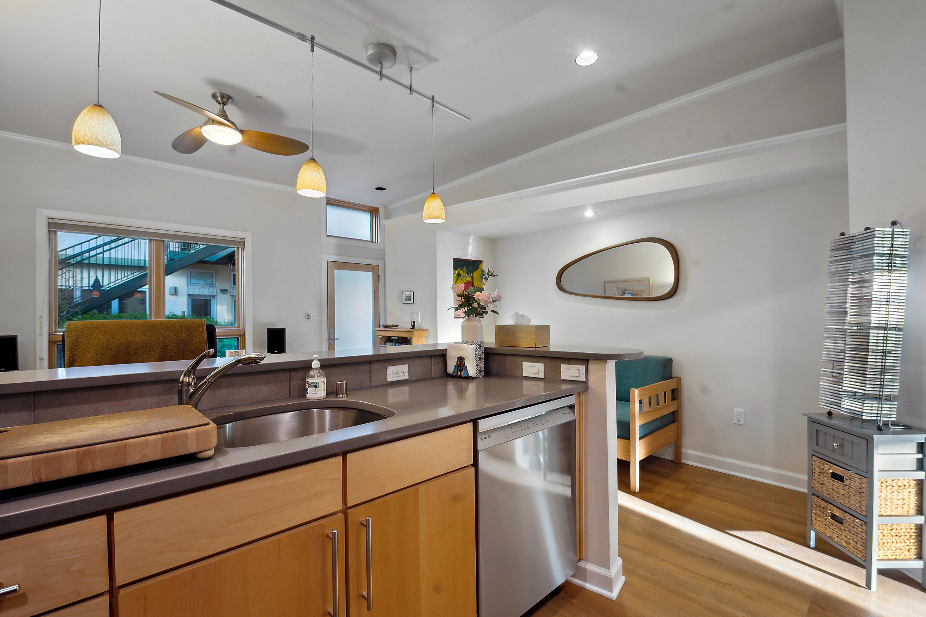 110 Richmond Drive SE 202