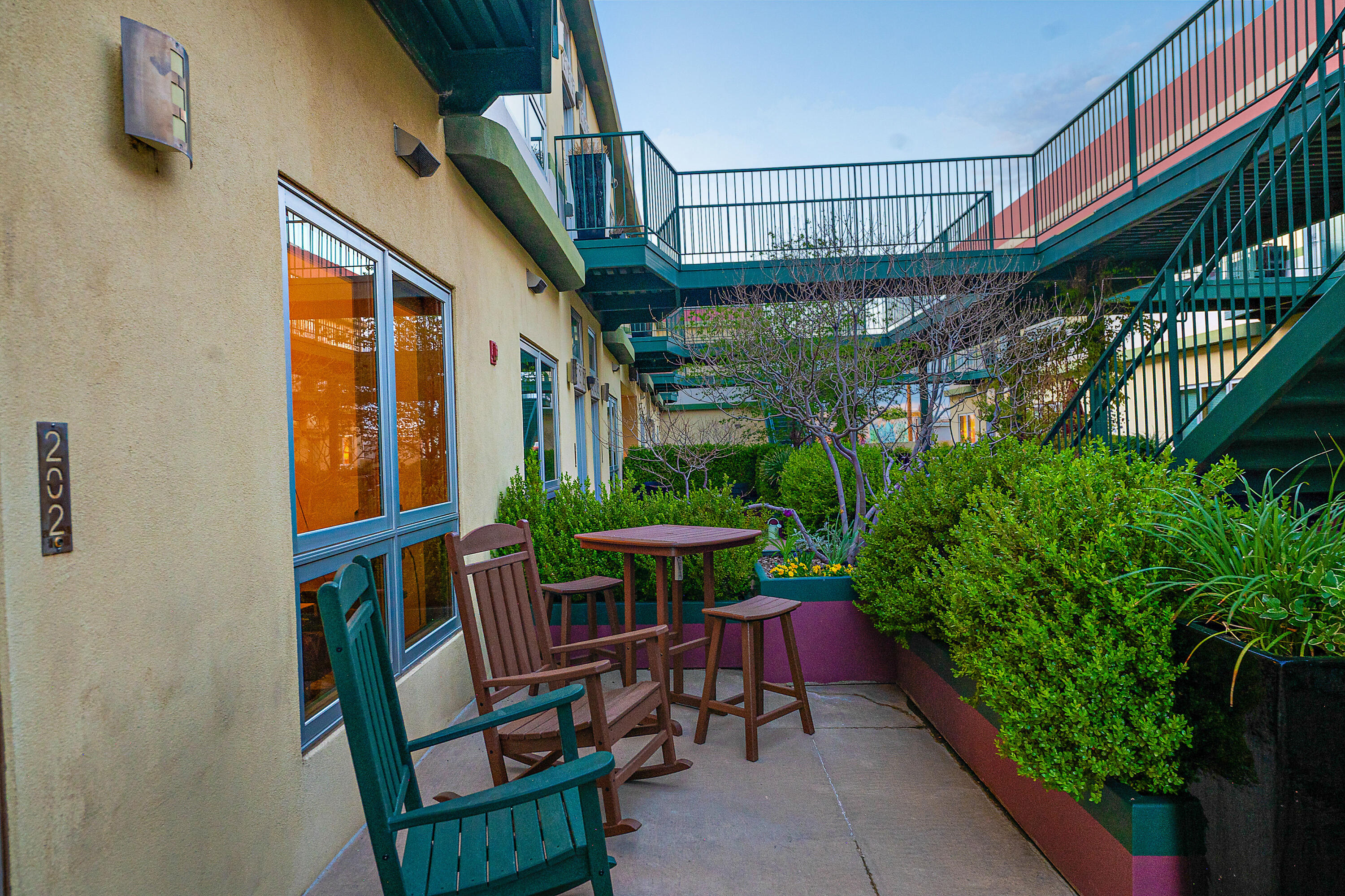 110 Richmond Drive SE 202