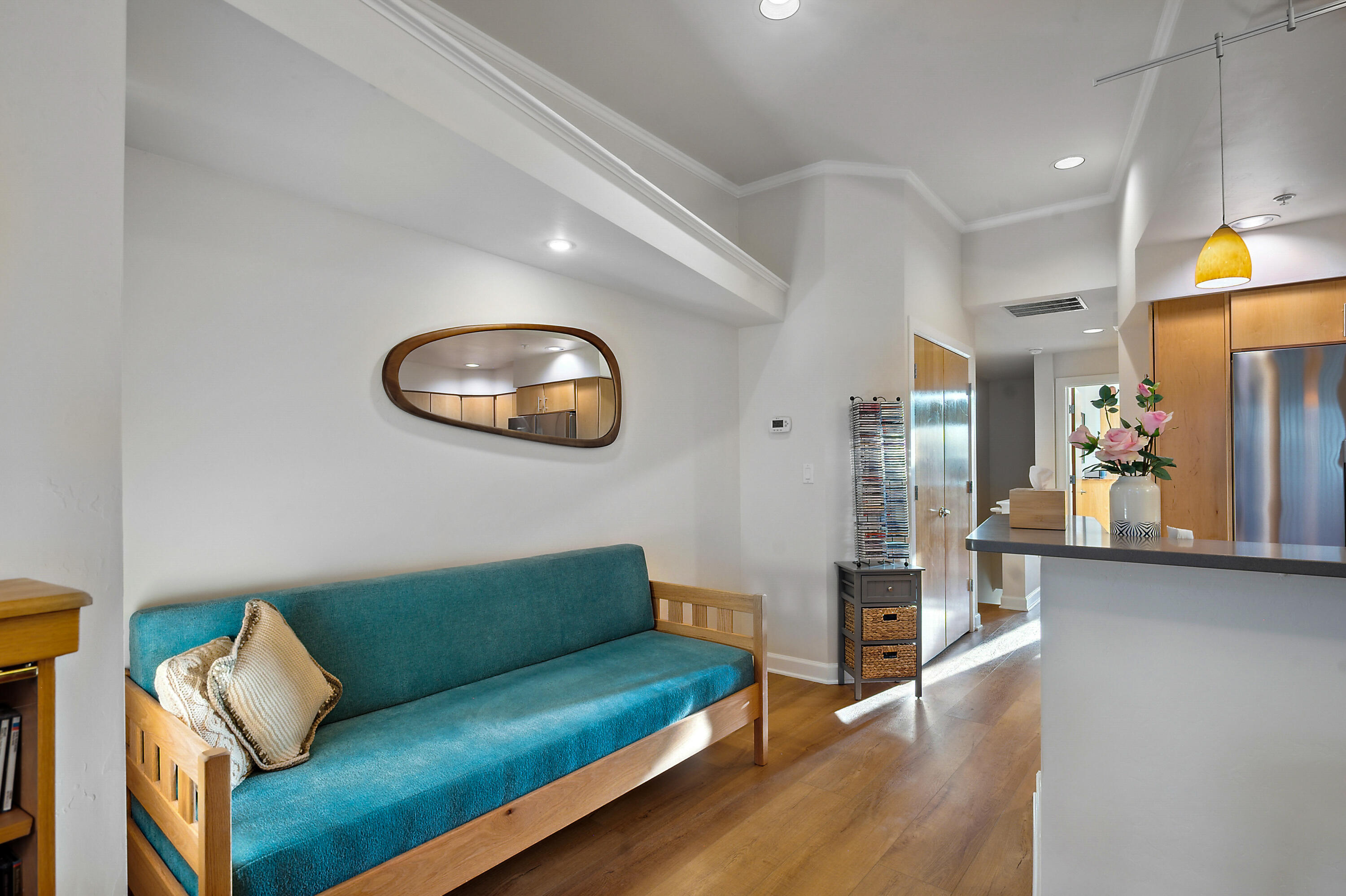 110 Richmond Drive SE 202