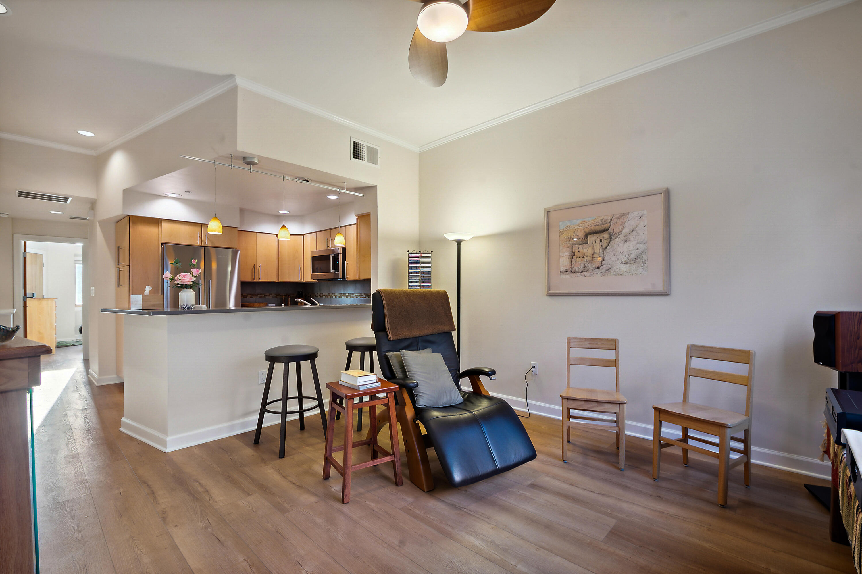 110 Richmond Drive SE 202