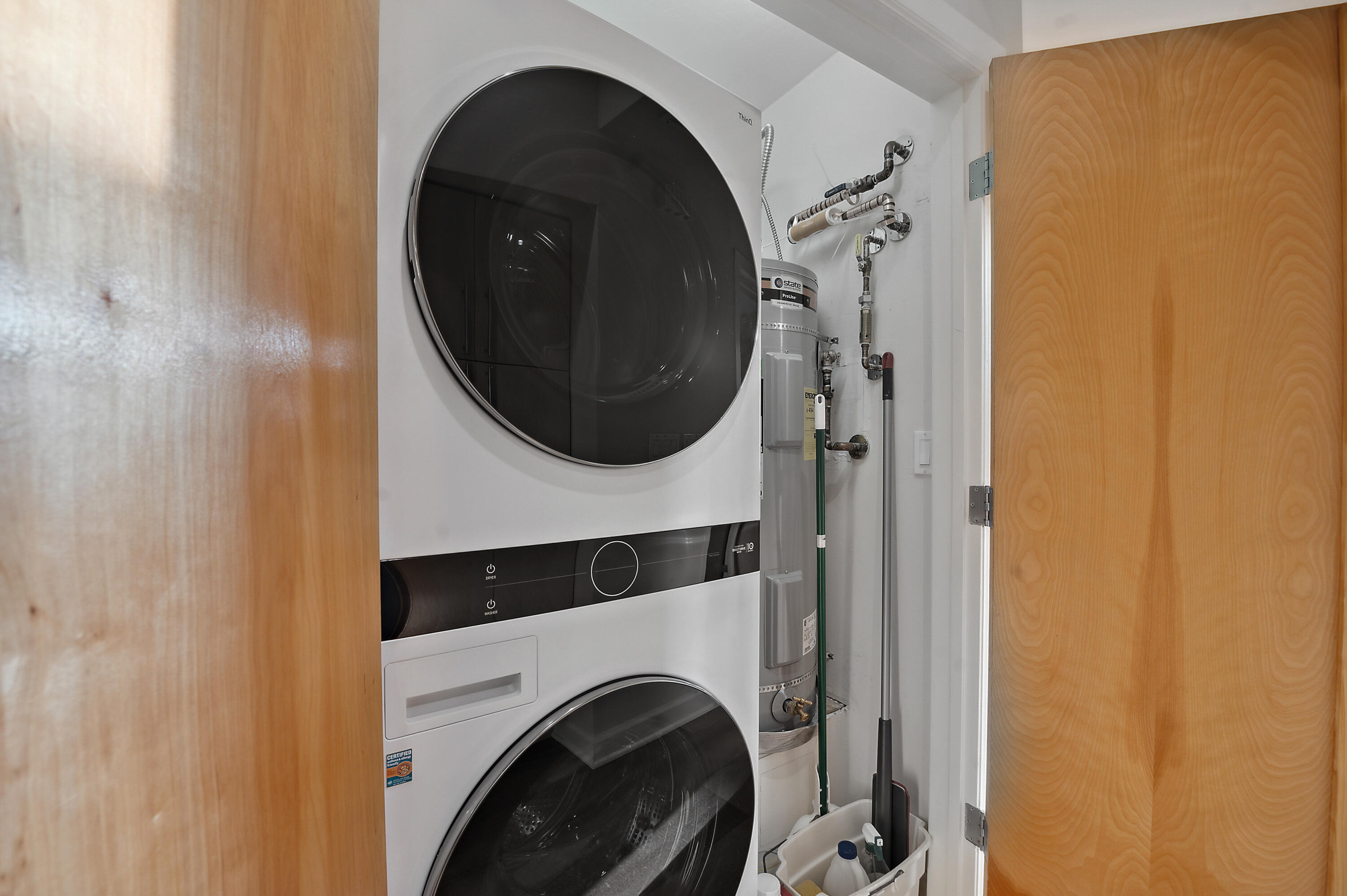 110 Richmond Drive SE 202